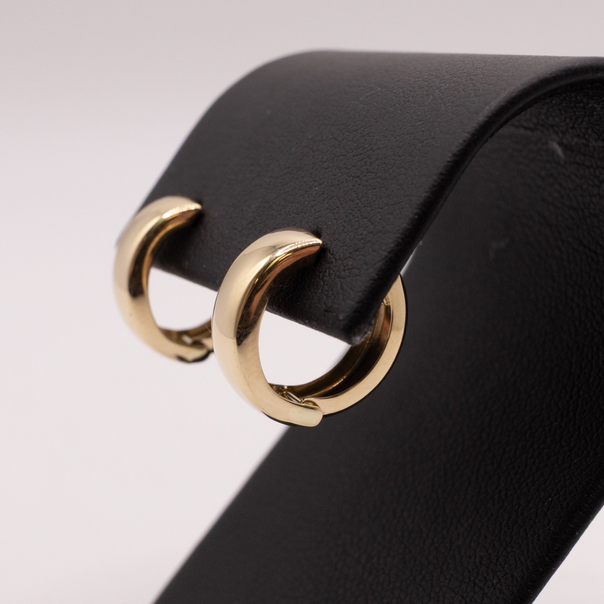 14KYG 5x12mm Hinged Huggie Hoop Earrings