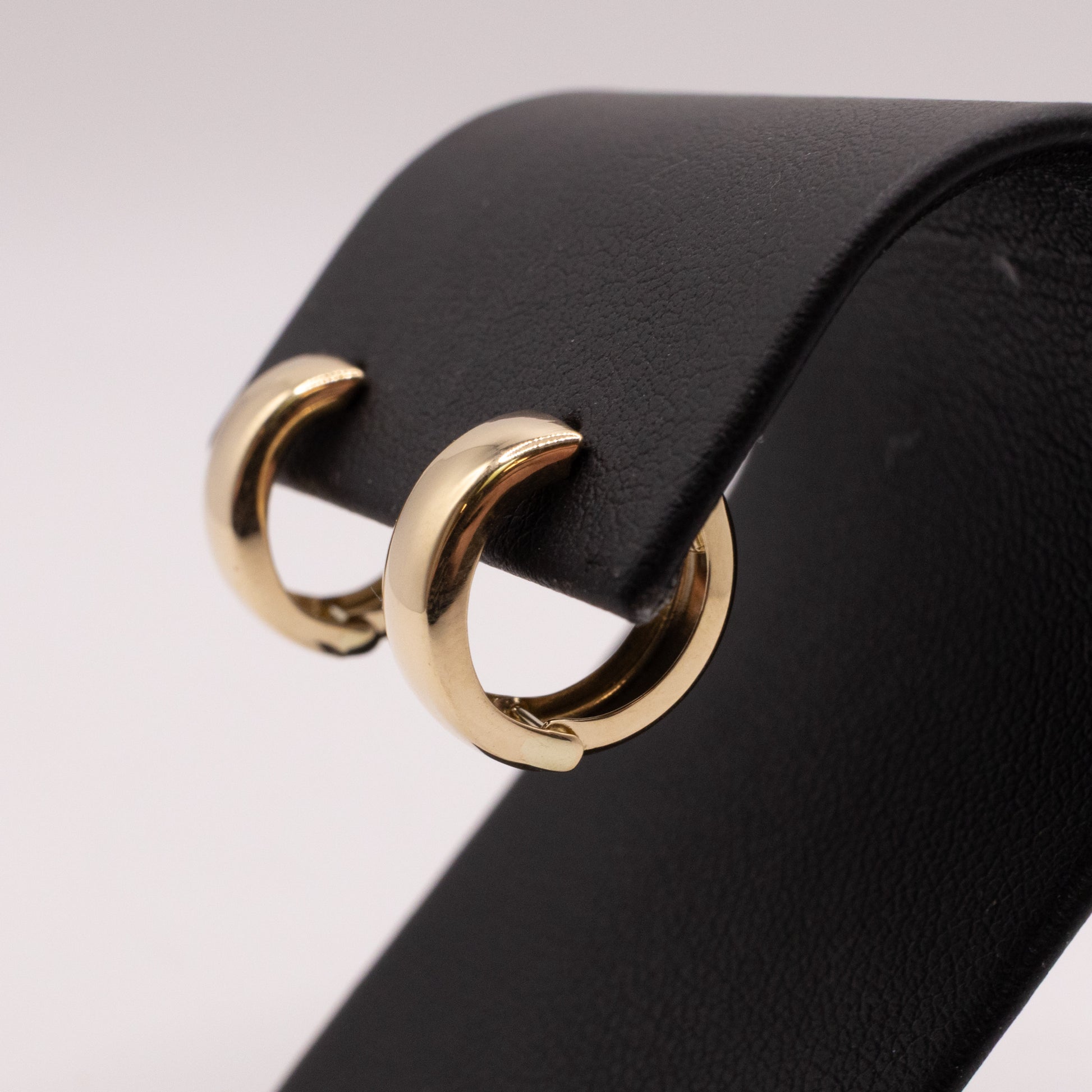 14KYG 5x12mm Hinged Huggie Hoop Earrings