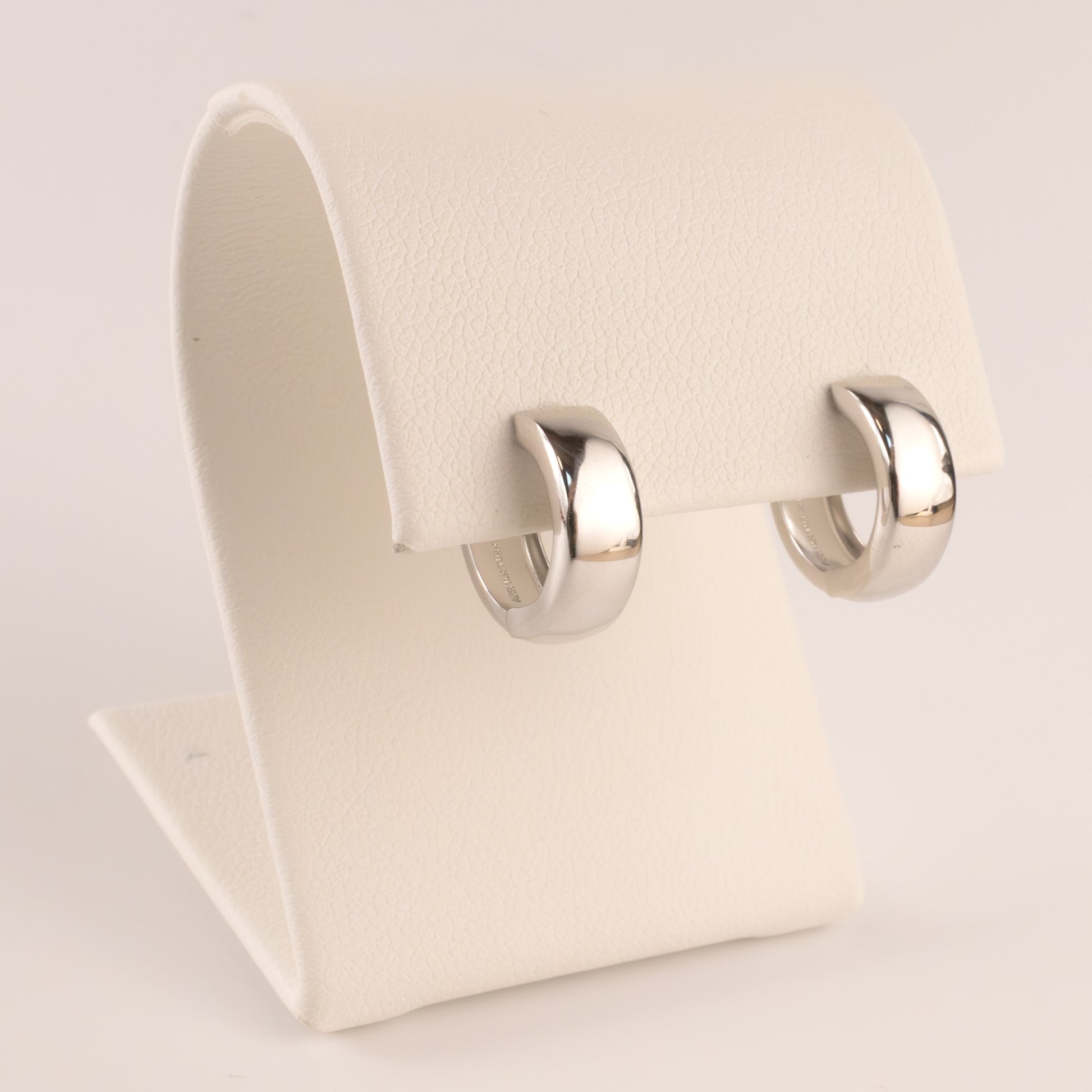 14KWG 5x12mm Hinged Huggie Hoop Earrings