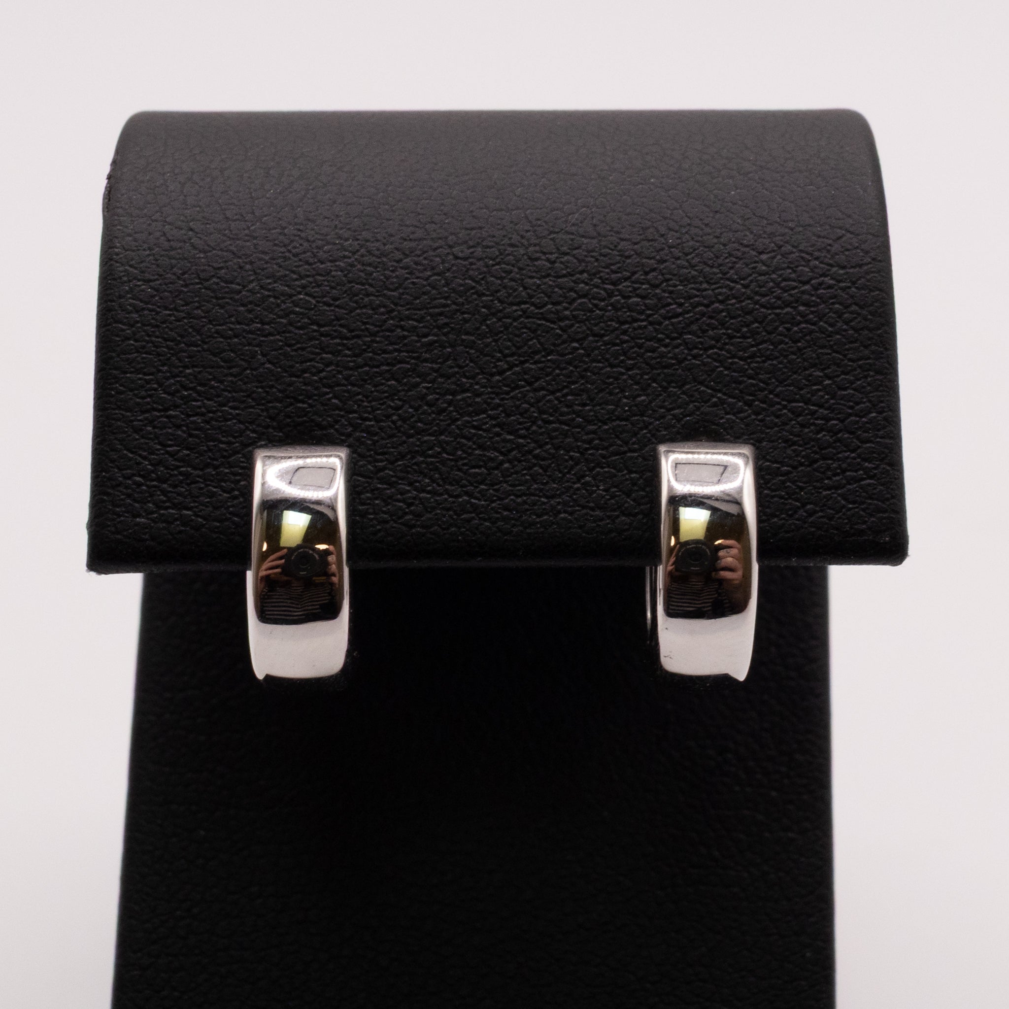 14KWG 5x12mm Hinged Huggie Hoop Earrings