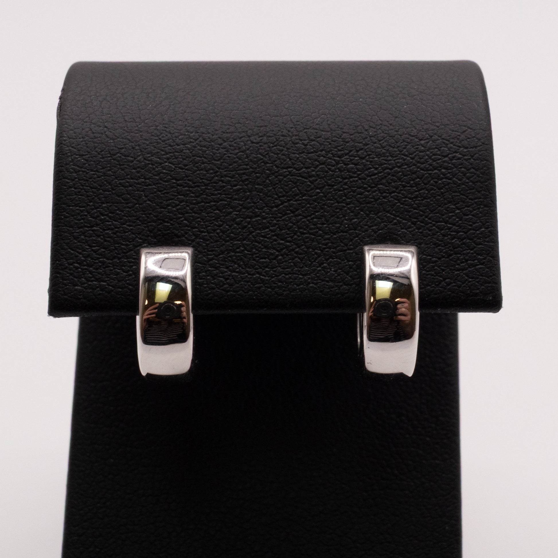 14KWG 5x12mm Hinged Huggie Hoop Earrings