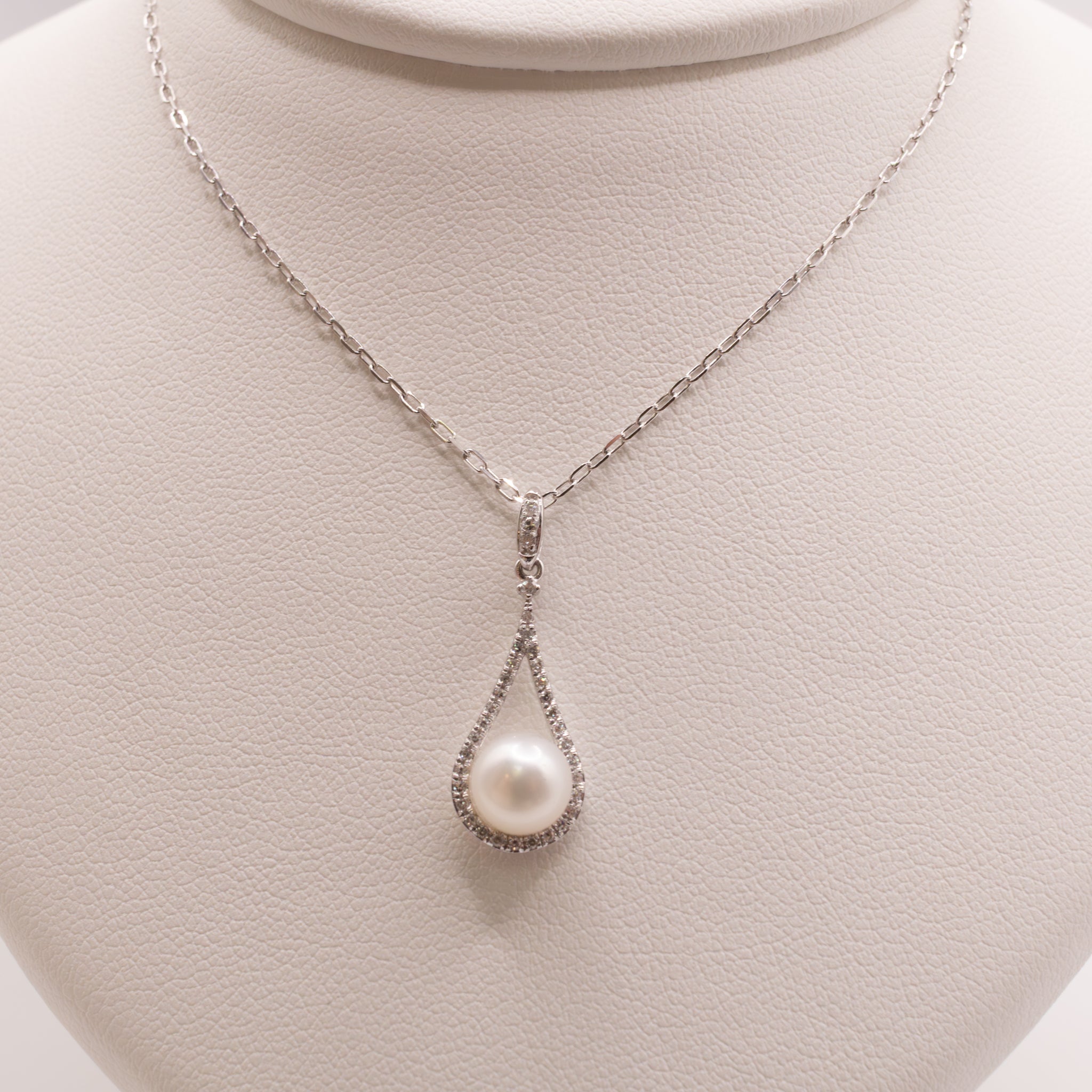 14KWG Pearl and Diamond Raindrop Necklace