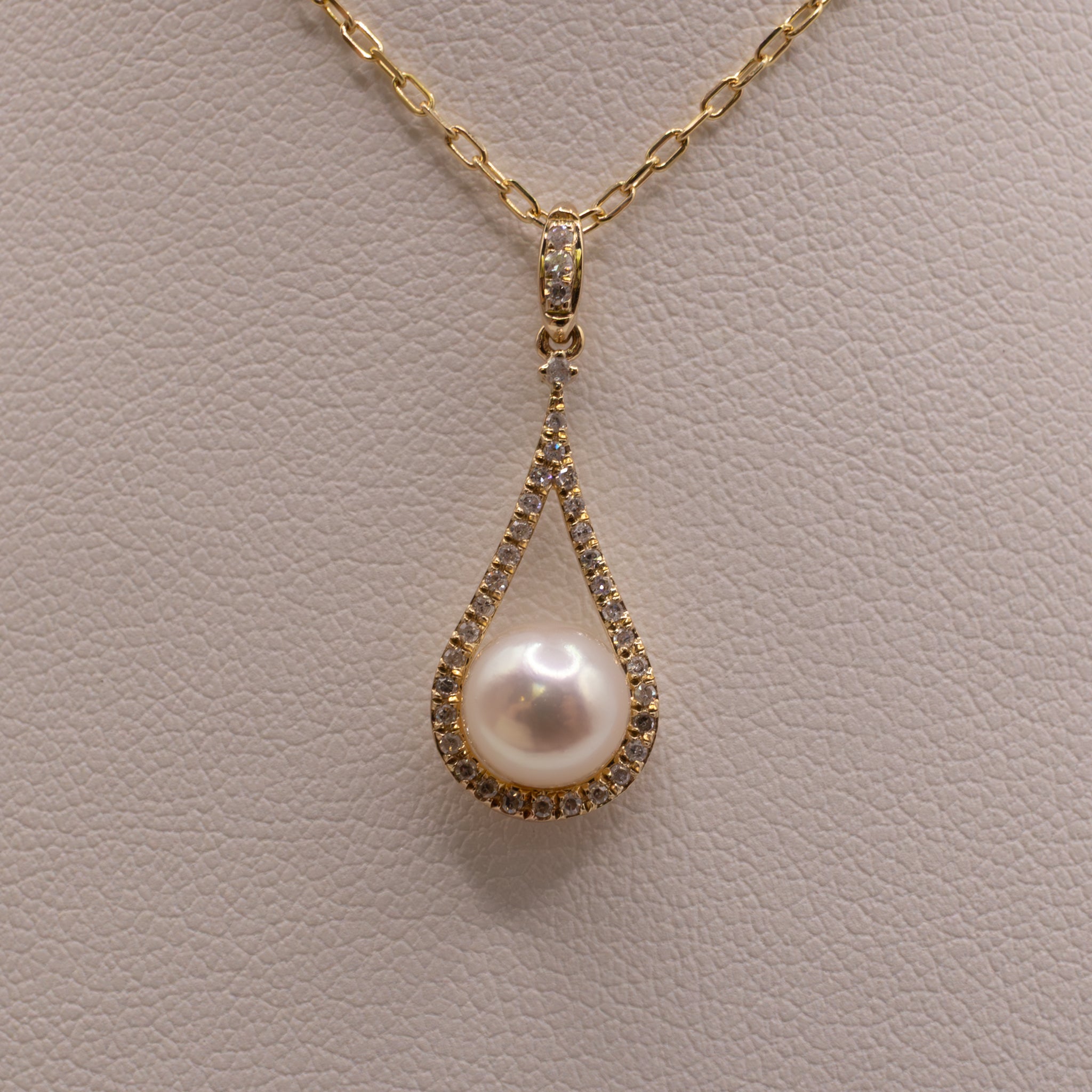 14KYG Pearl and Diamond Raindrop Necklace