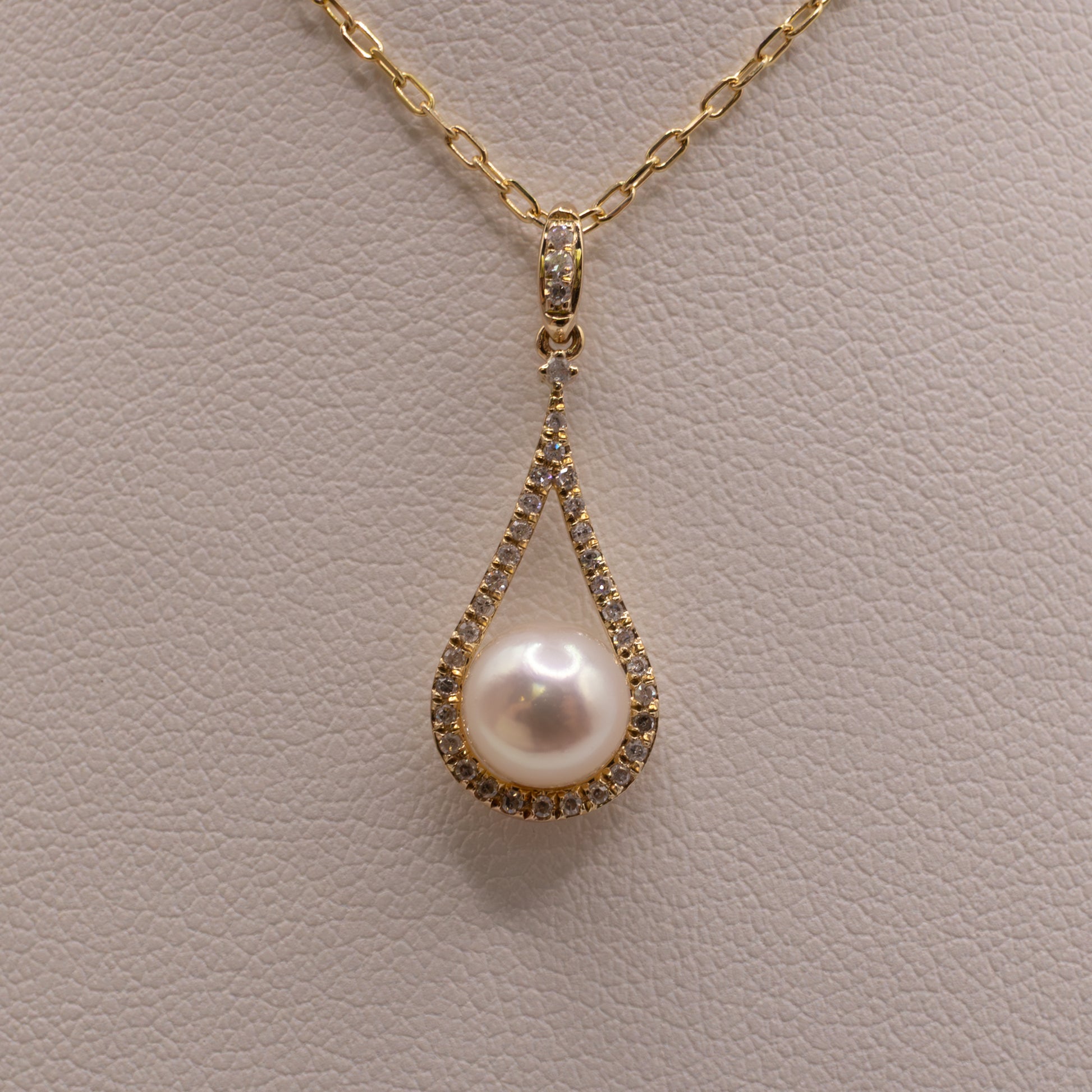 14KYG Pearl and Diamond Raindrop Necklace