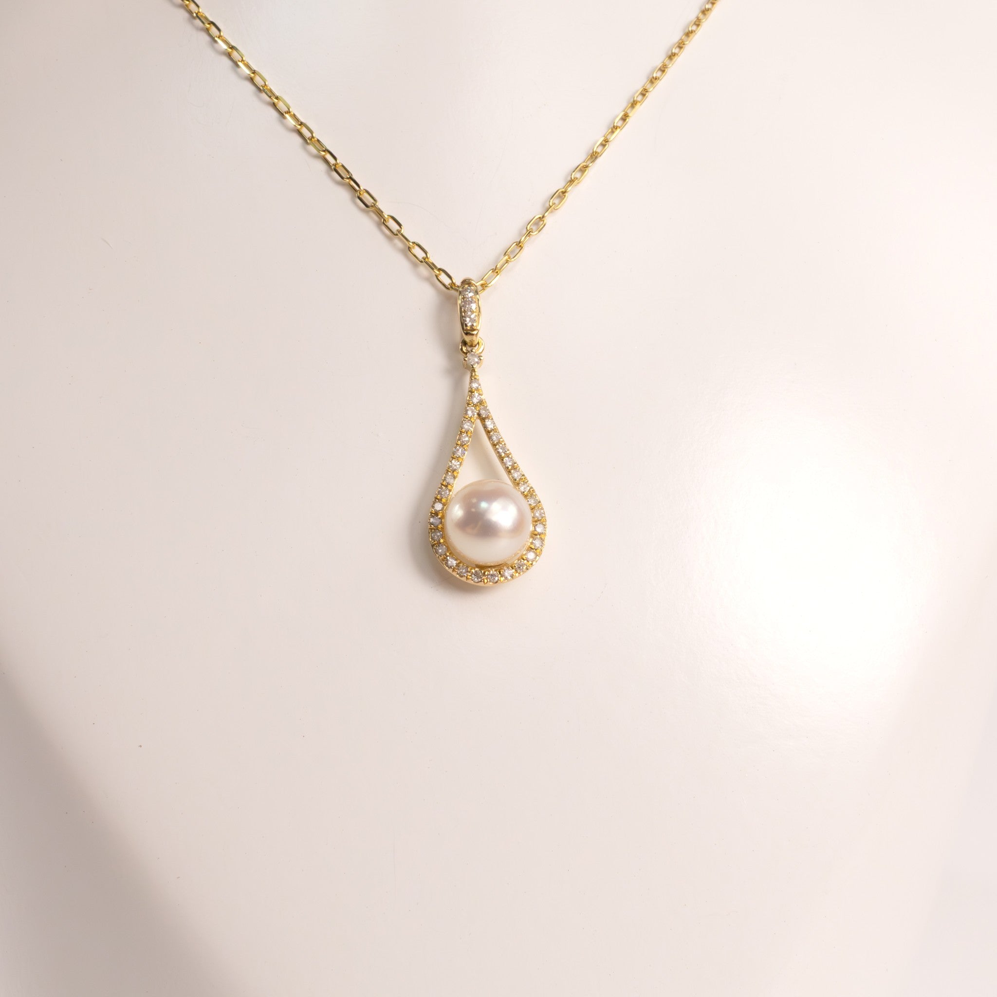 14KYG Pearl and Diamond Raindrop Frame Necklace
