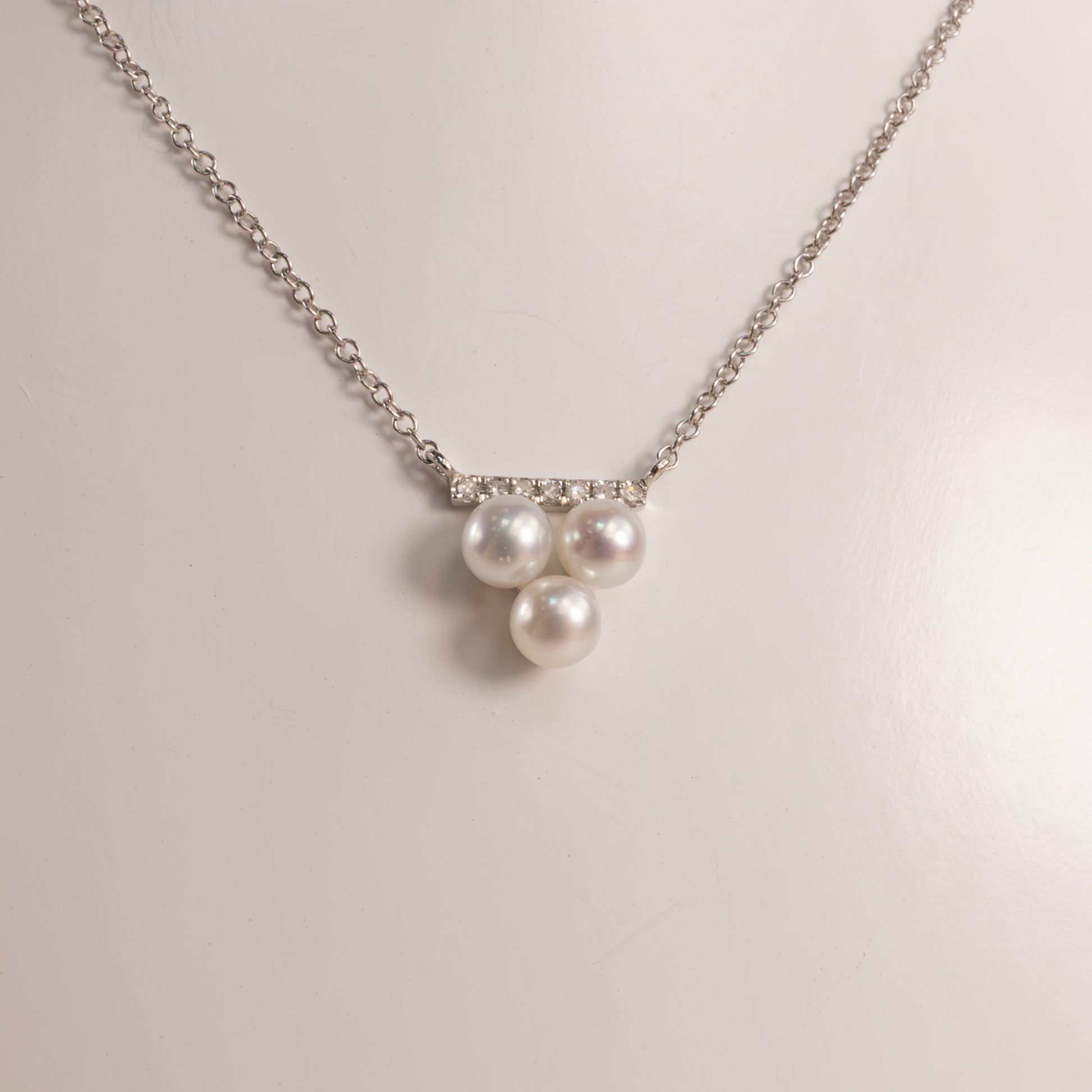 14KWG Pearl and Diamond Fixed Necklace