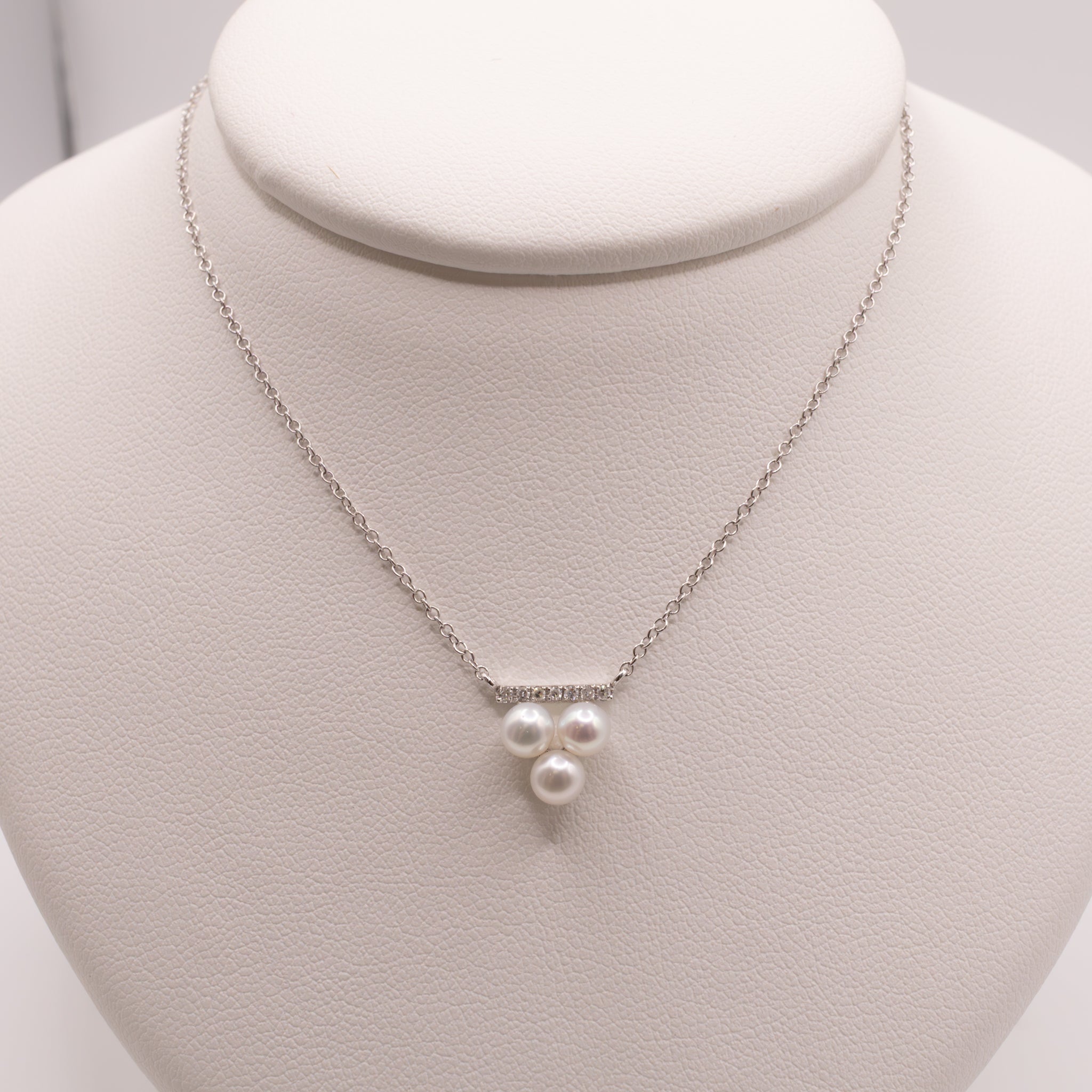 14KWG Pearl and Diamond Fixed Necklace