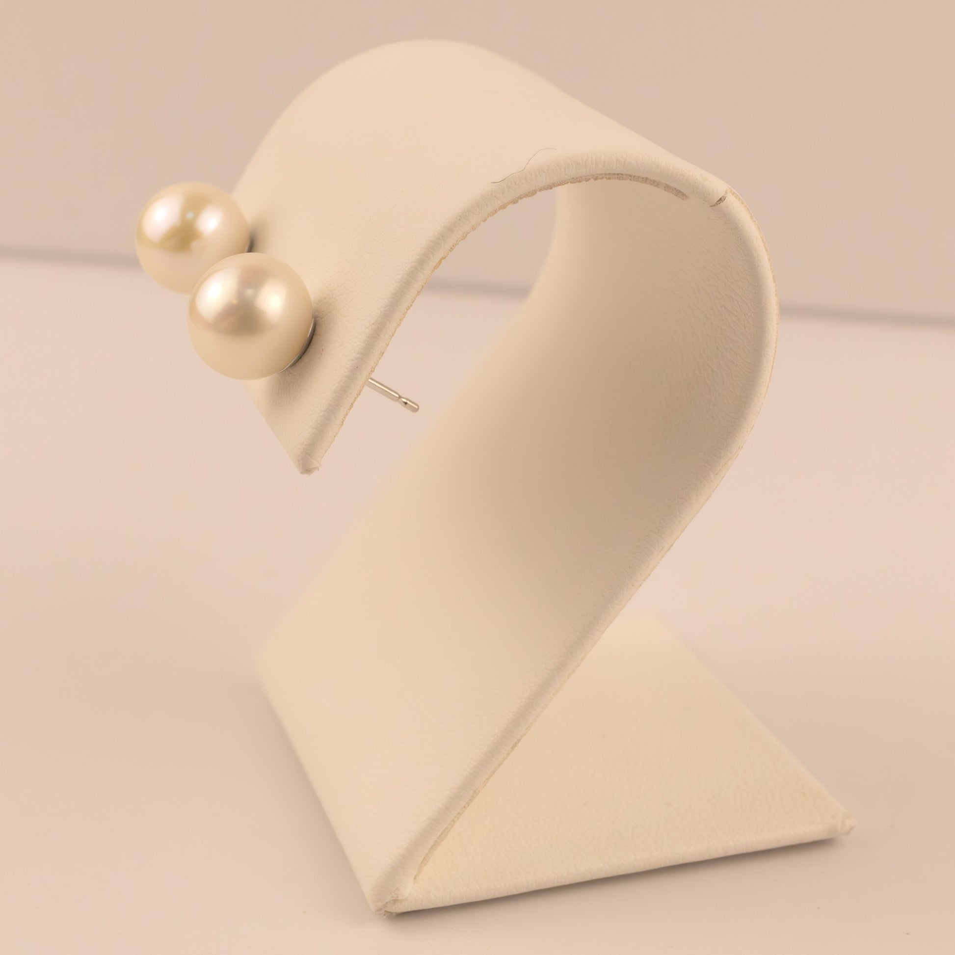 14KWG Pearl 8.0mm Stud Earrings