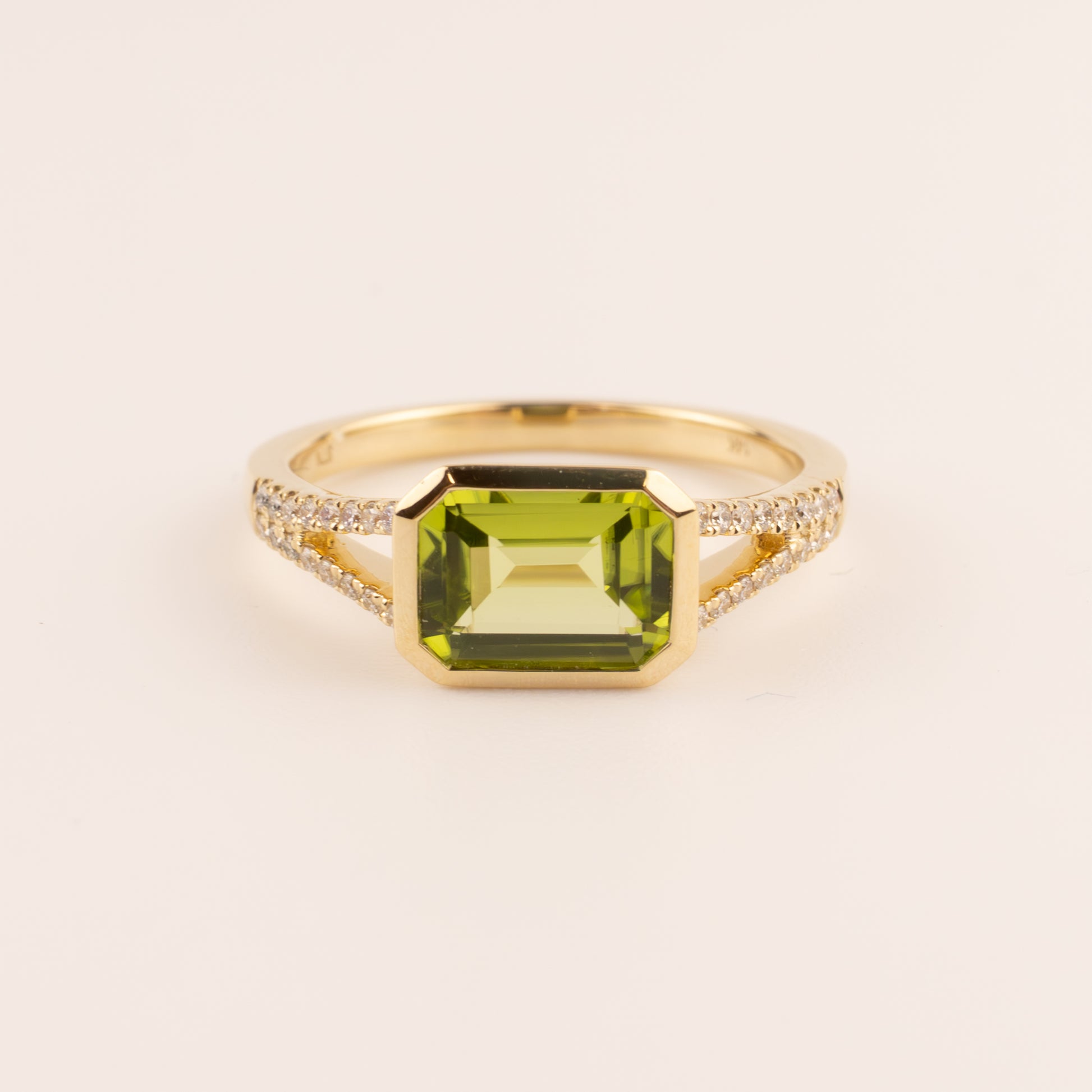14KYG Peridot and Diamond Split Shank Ring