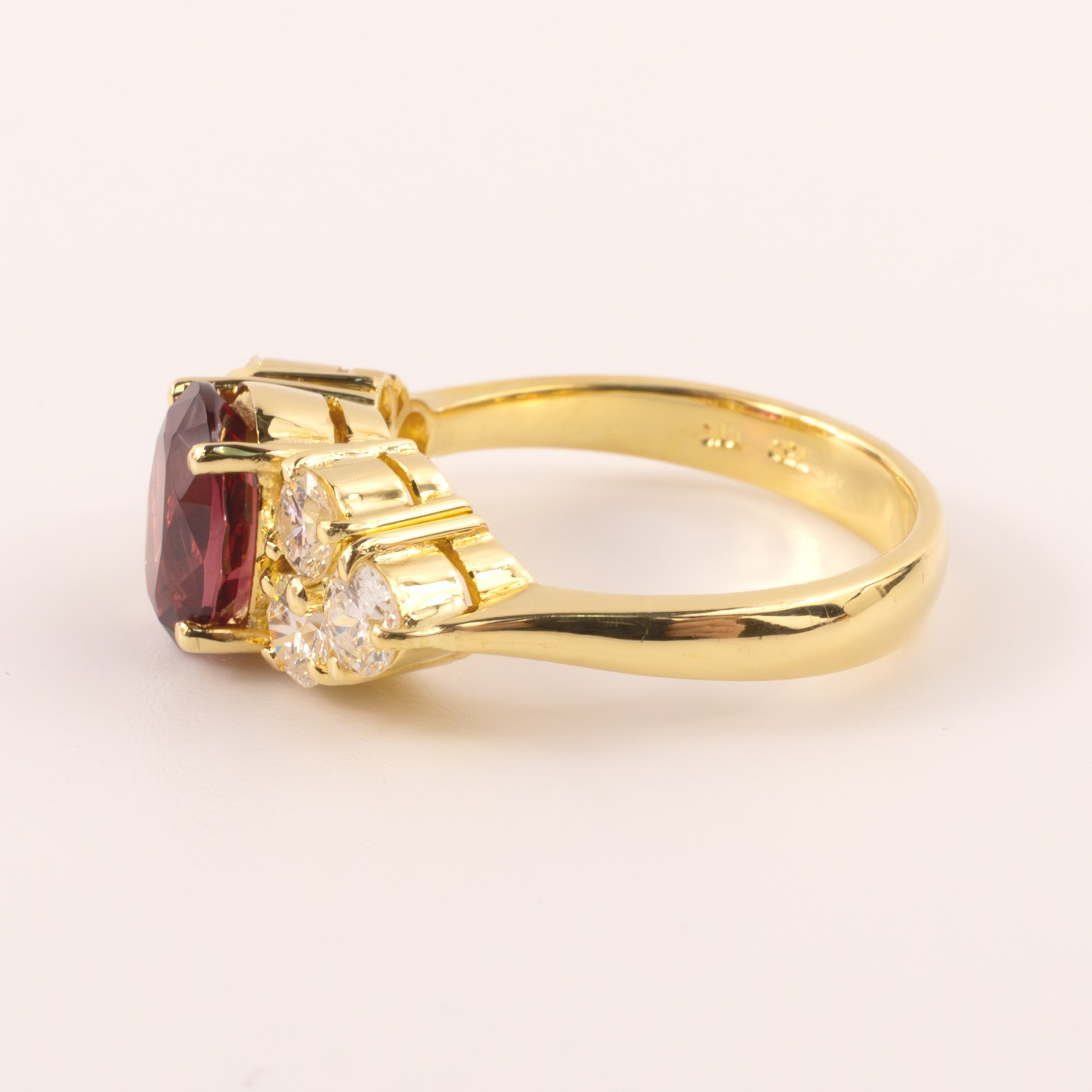 18KYG Spinel and Diamond Ring