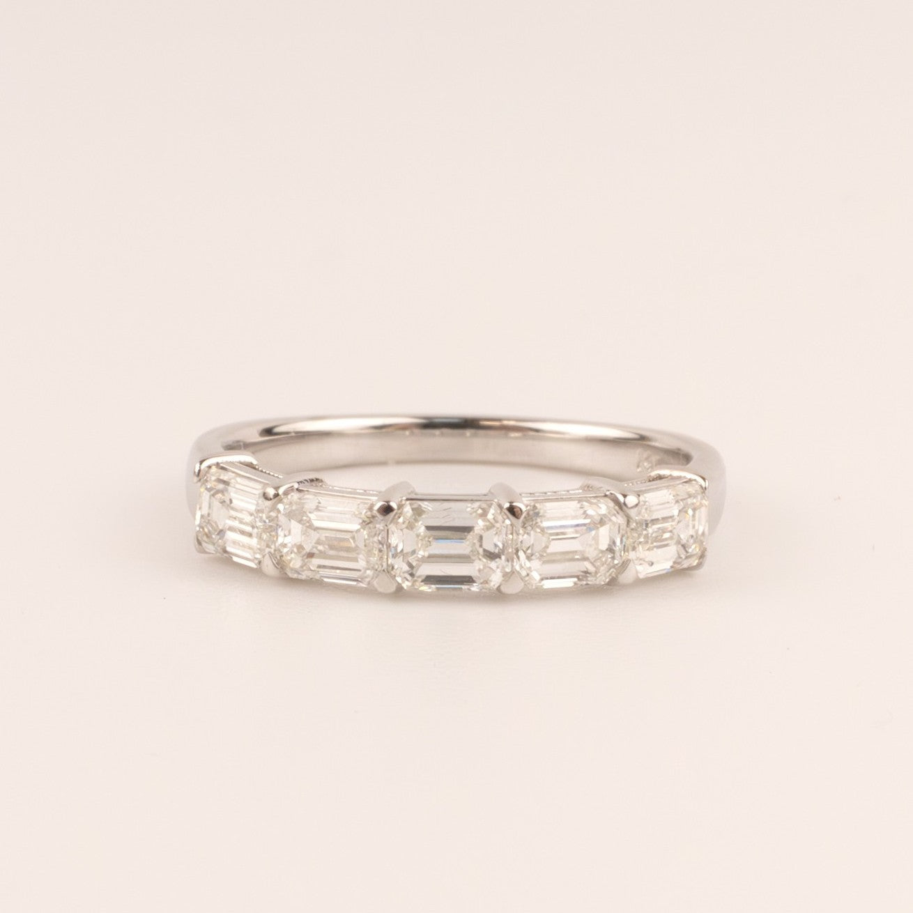 14KWG Diamond 5-Stone Ring