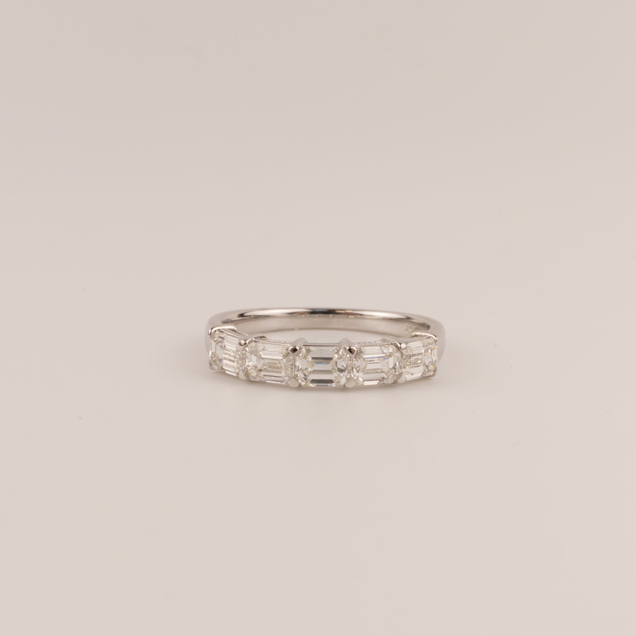 14KWG Diamond 5-Stone Ring