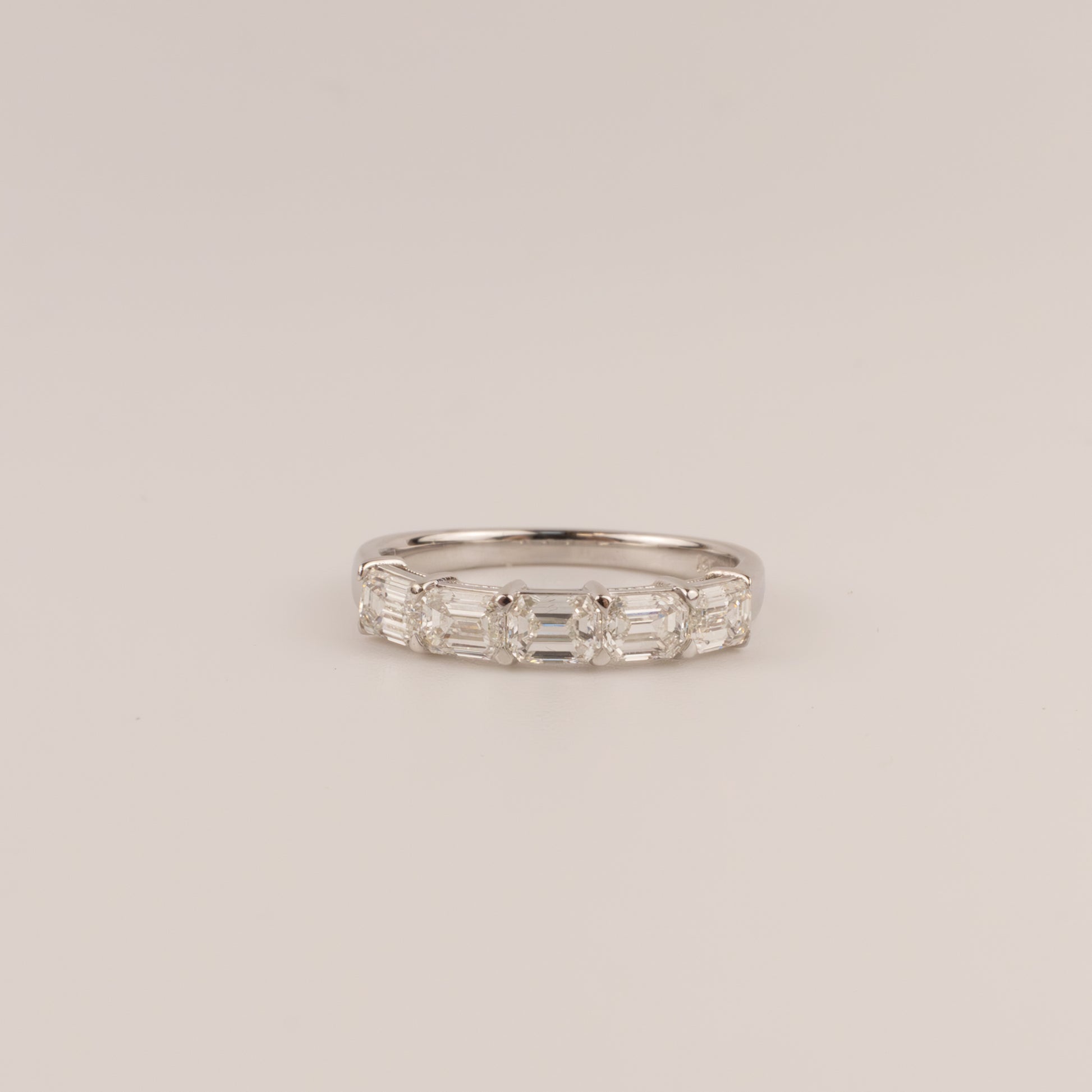 14KWG Diamond 5-Stone Ring