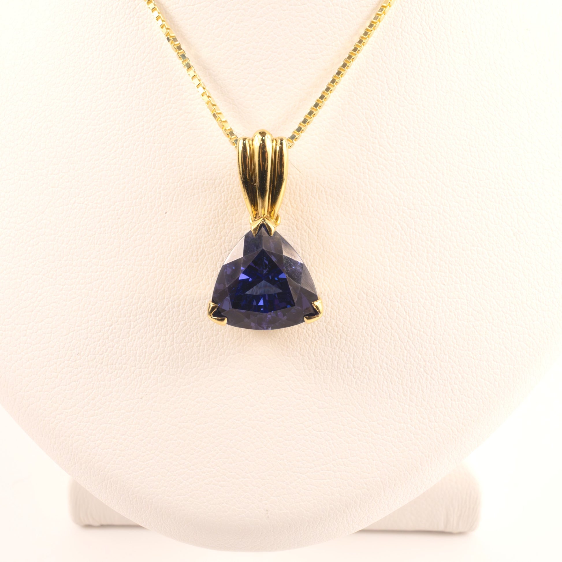 14KYG Tanzanite Trillion Pendant