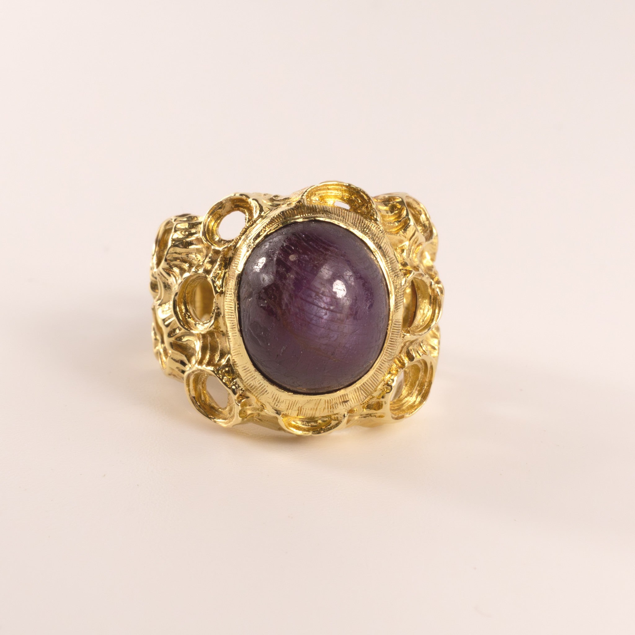 18KYG Vintage Star Ruby Crater Ring