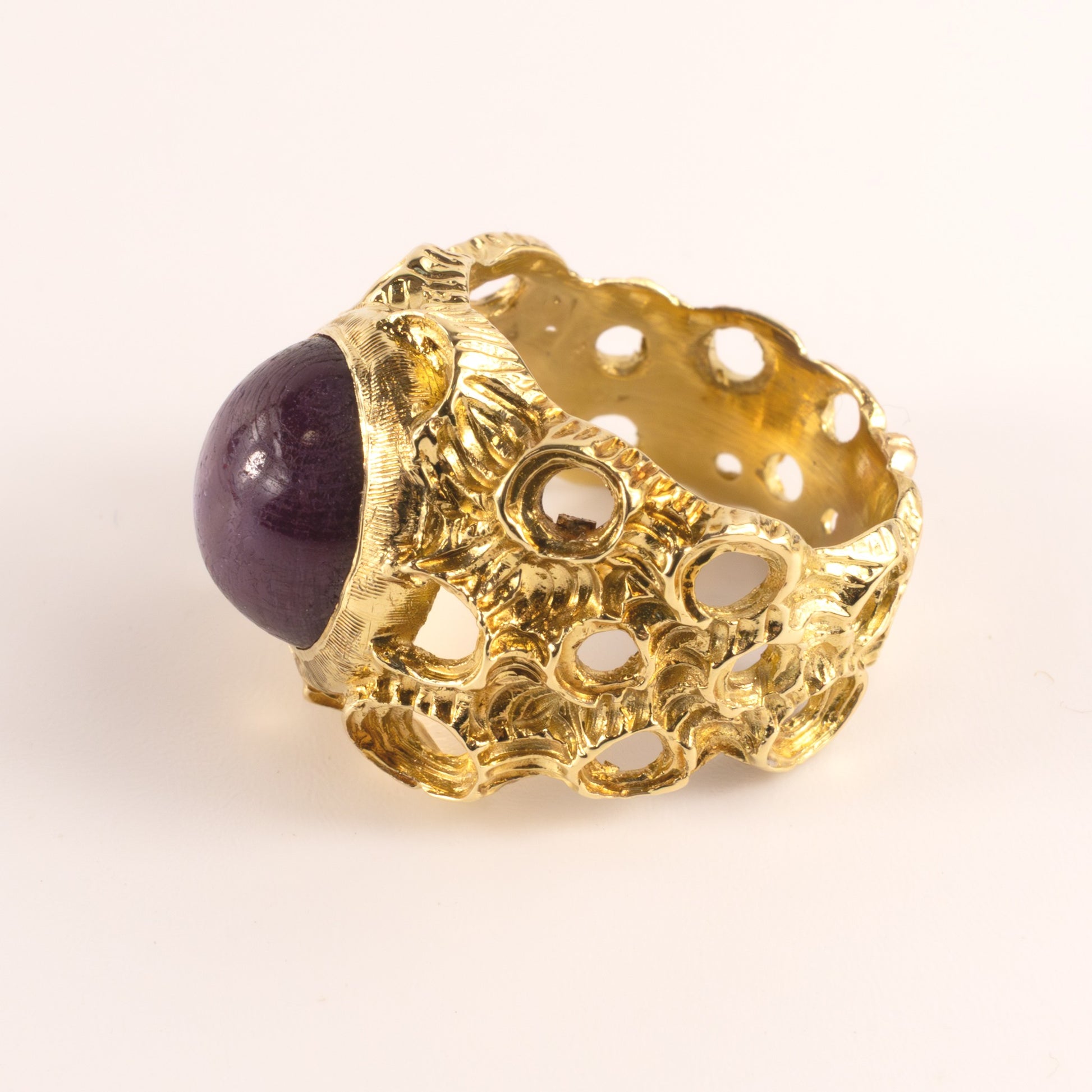 18KYG Vintage Star Ruby Crater Ring
