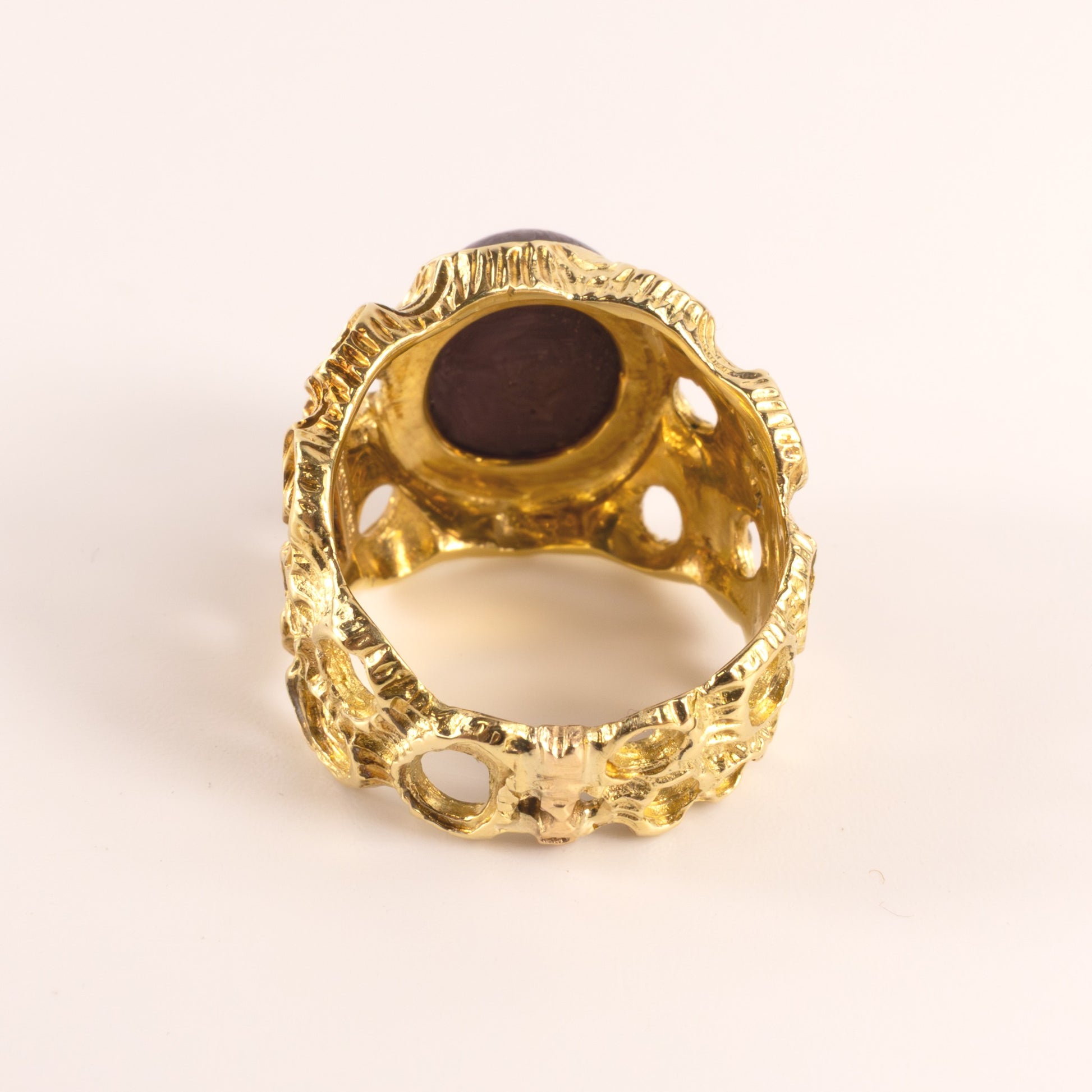 18KYG Vintage Star Ruby Crater Ring
