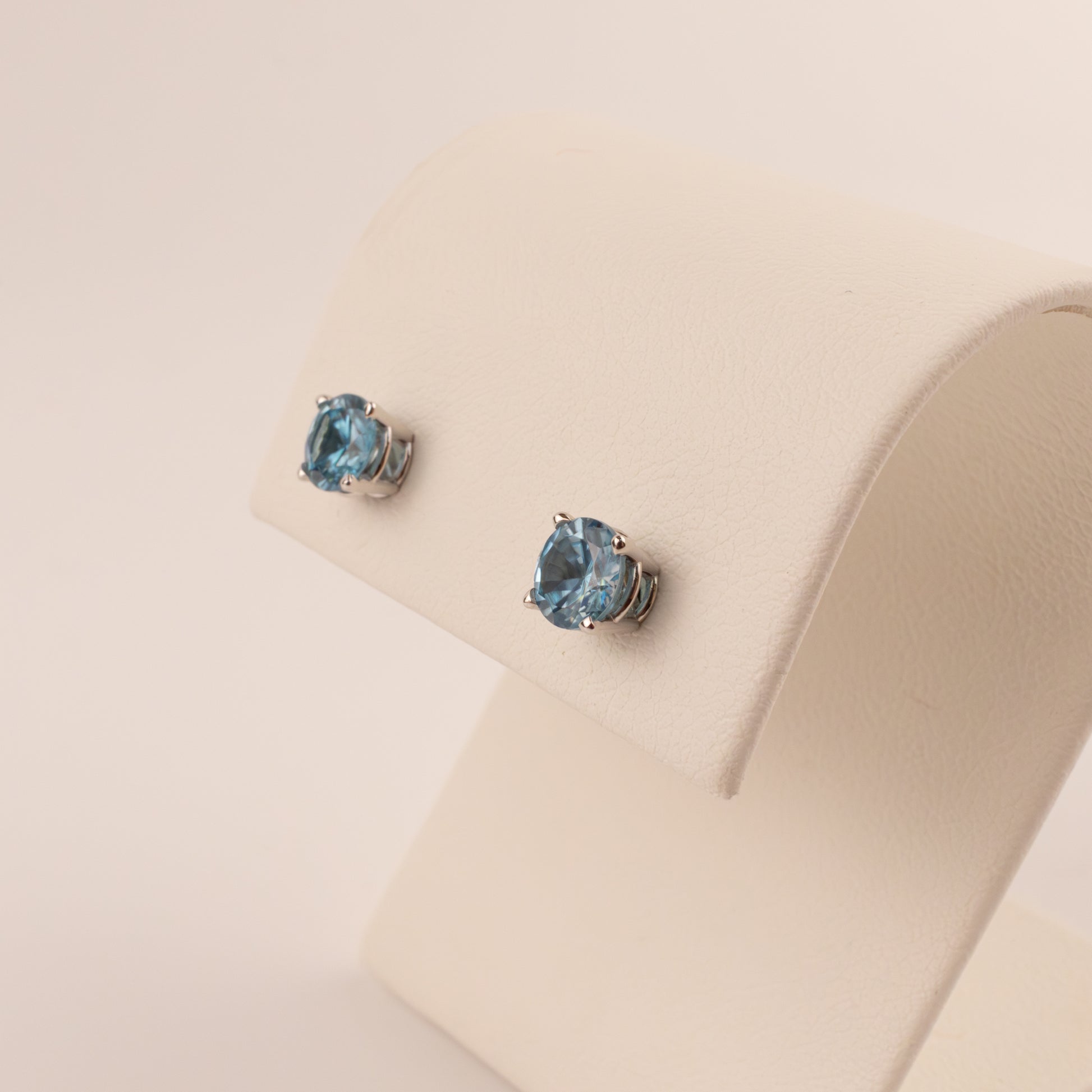14KWG Blue Zircon Round Stud Earrings