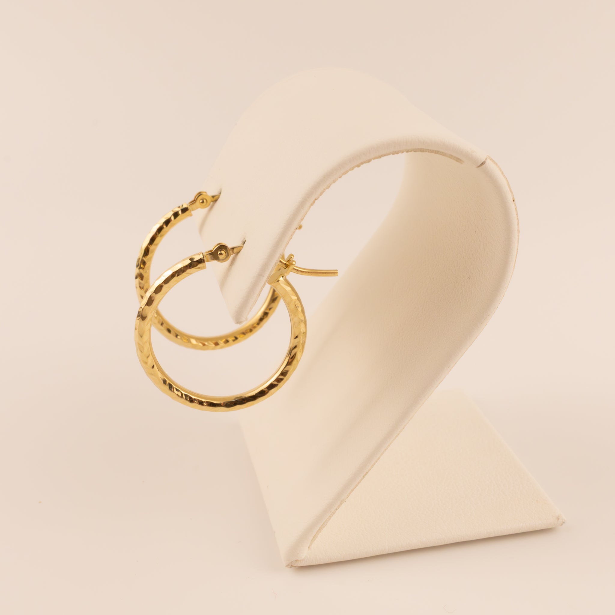 14KYG Diamond Cut Round Tube Hoop Earrings