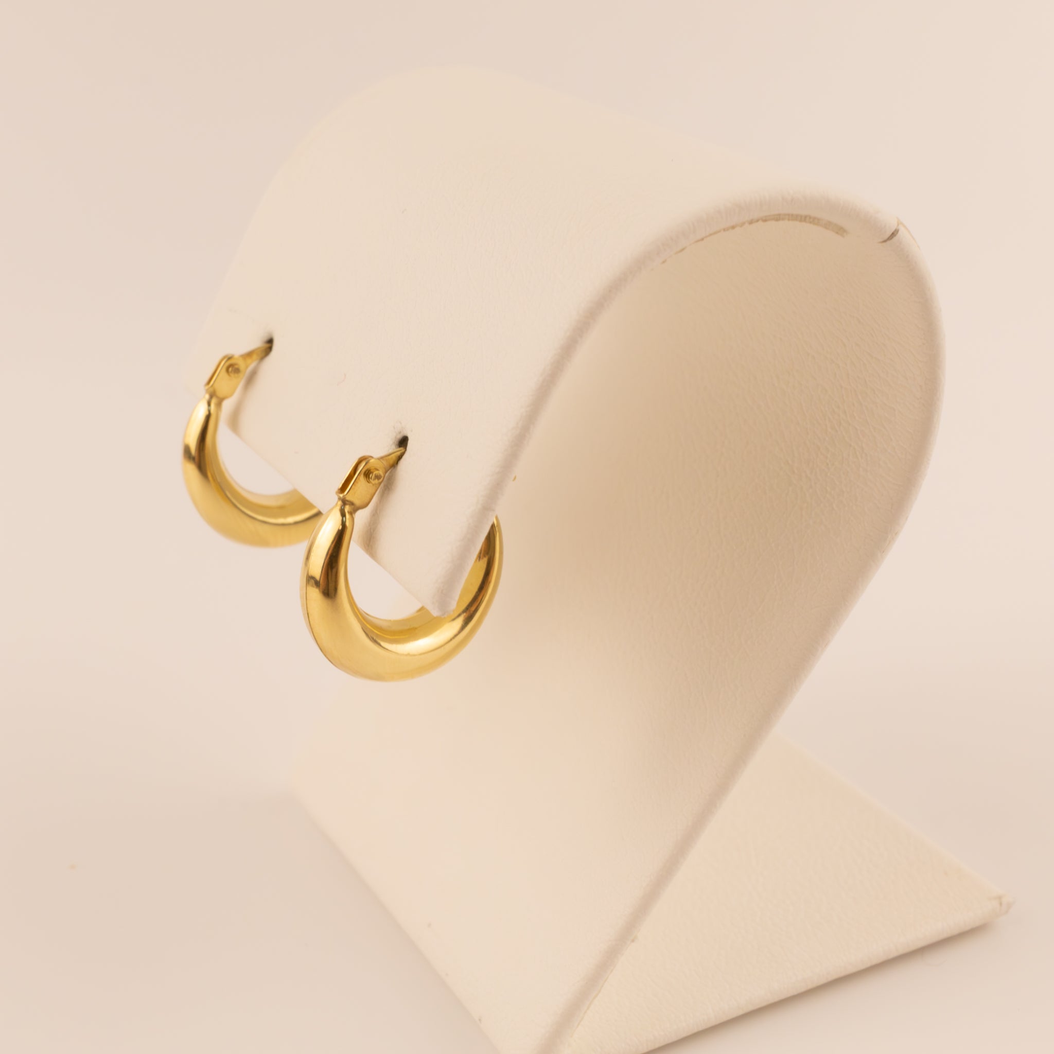 14KYG Tube Huggie Hoop Earrings