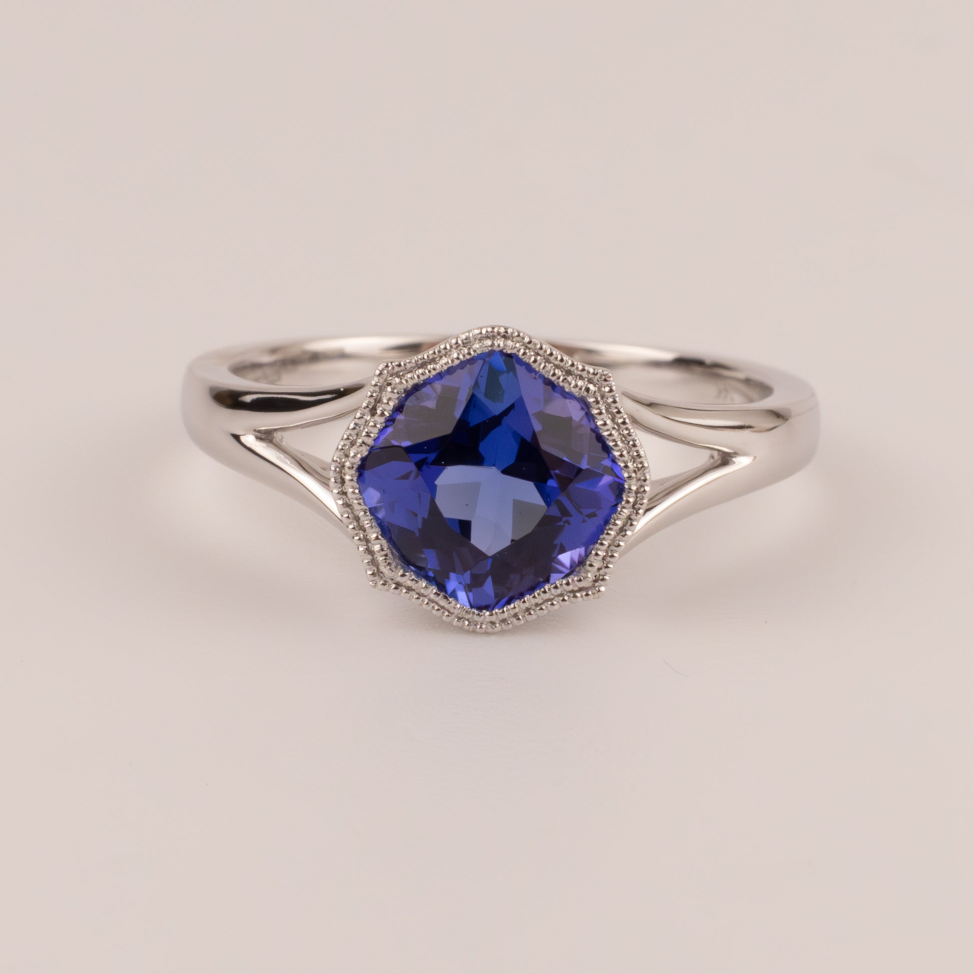 14KWG Tanzanite Cushion Milgrain Ring