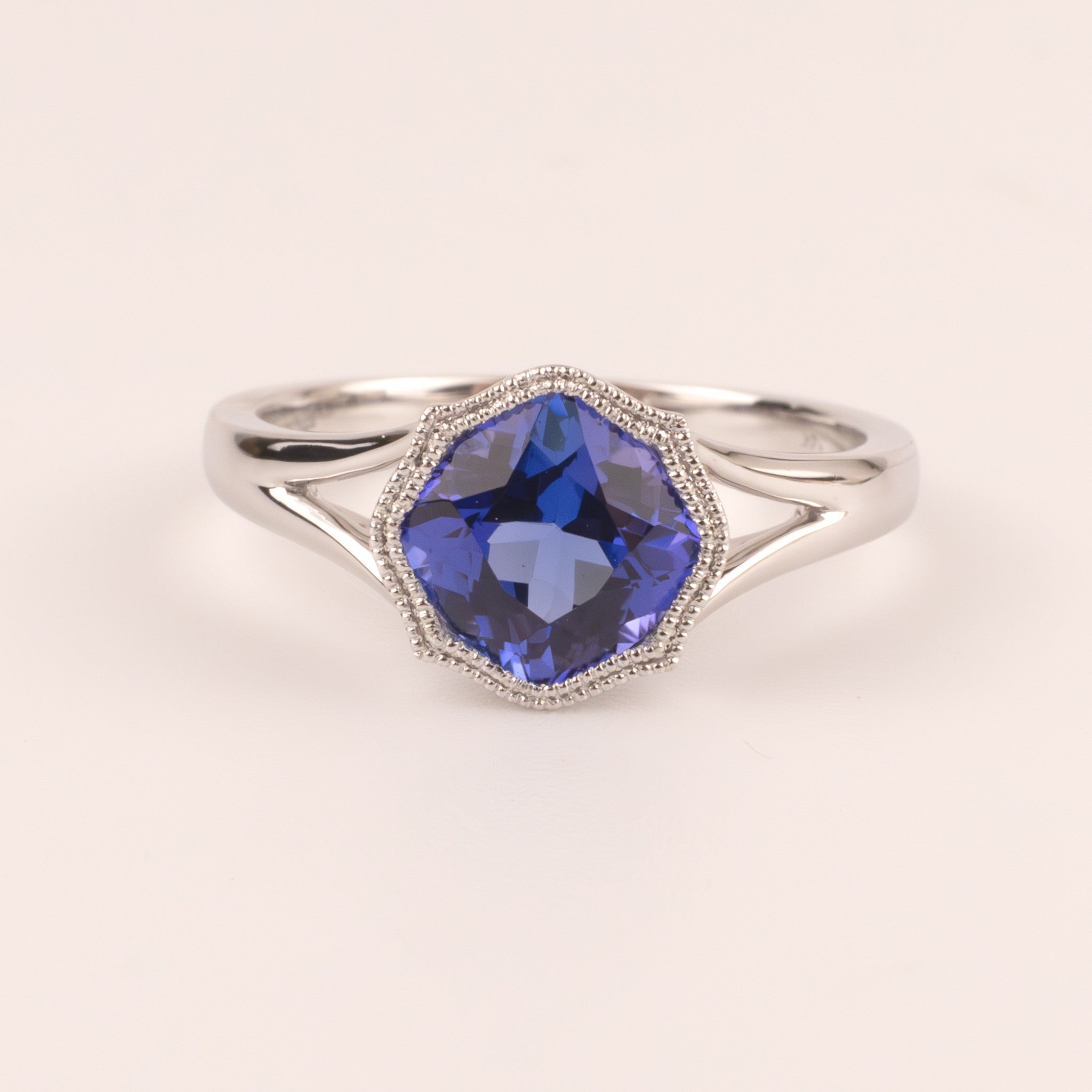 14KWG Tanzanite Cushion Milgrain Ring