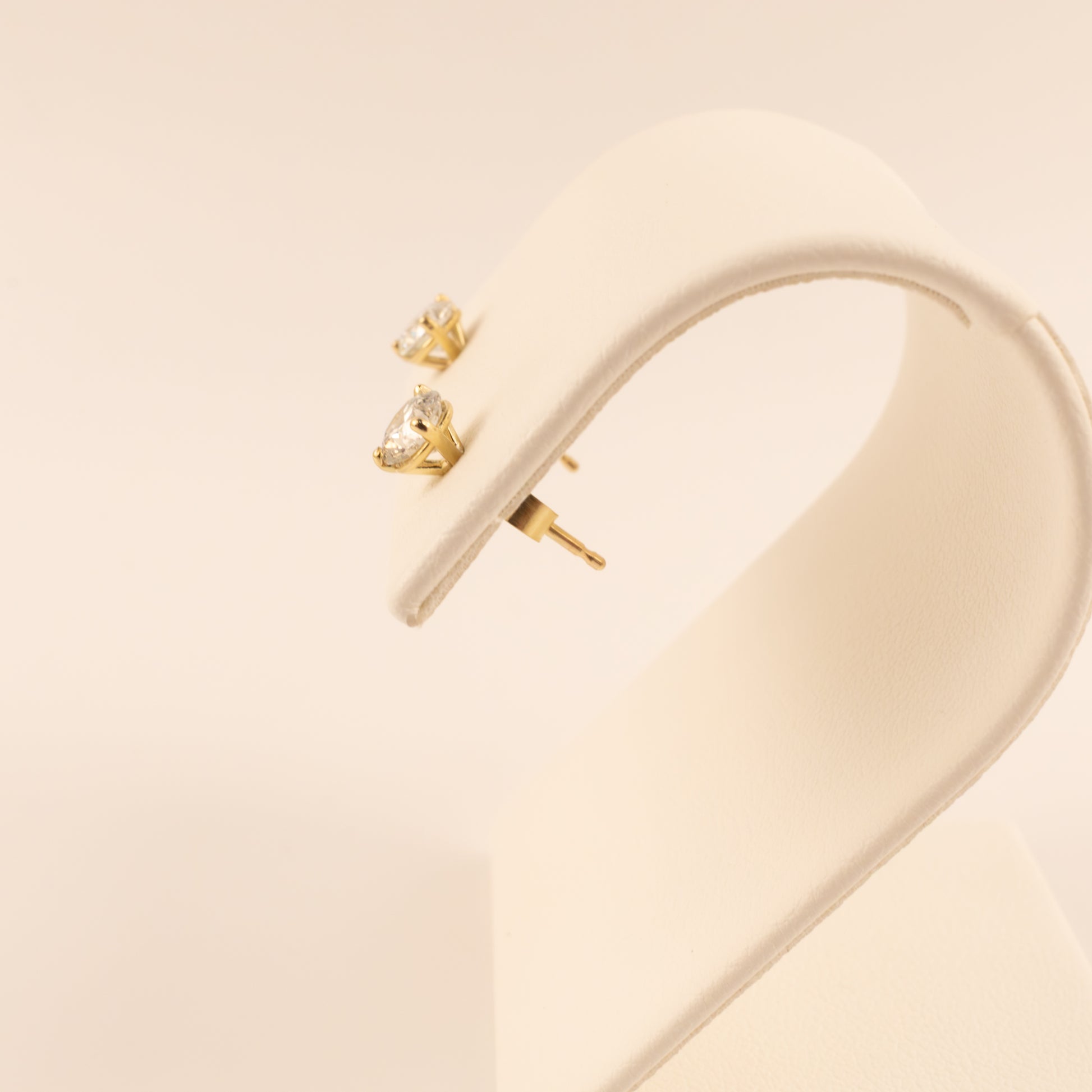 14KYG Diamond 0.61cttw Martini Set Stud Earrings