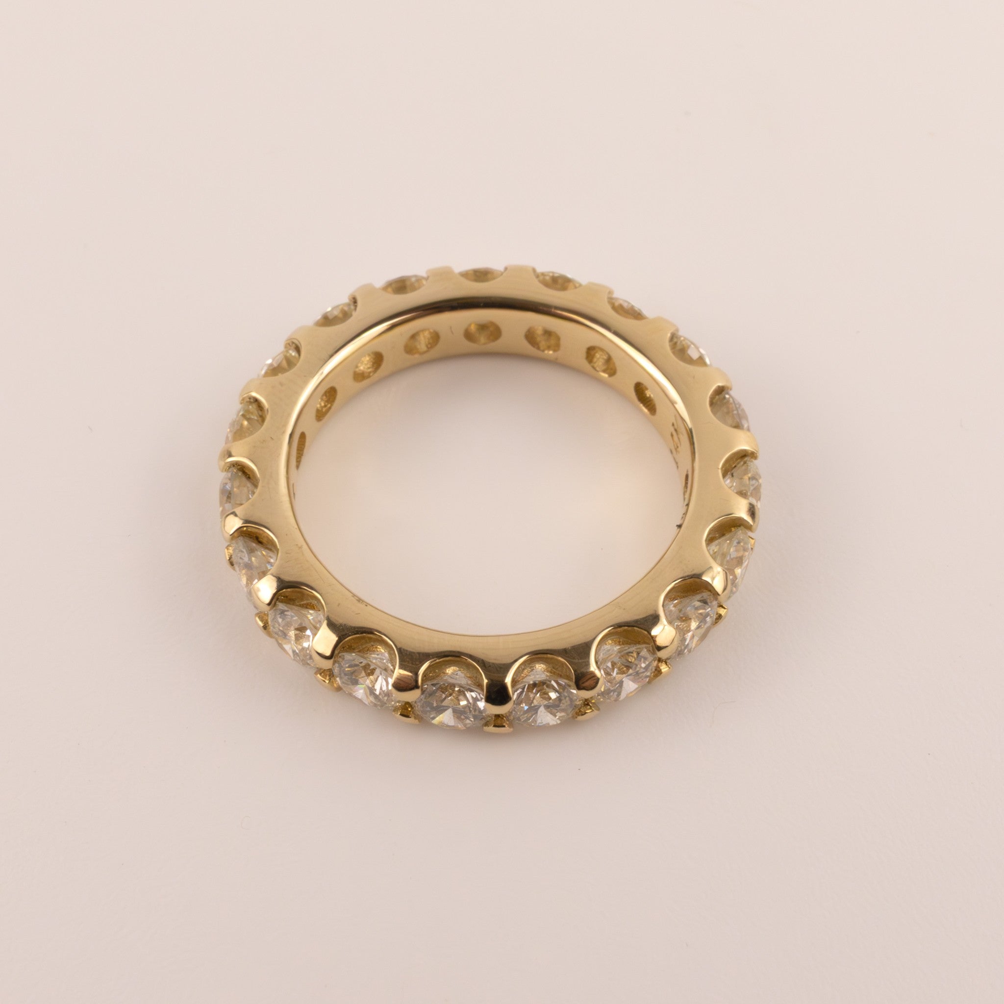 14KYG Diamond 3.18cttw Eternity Band