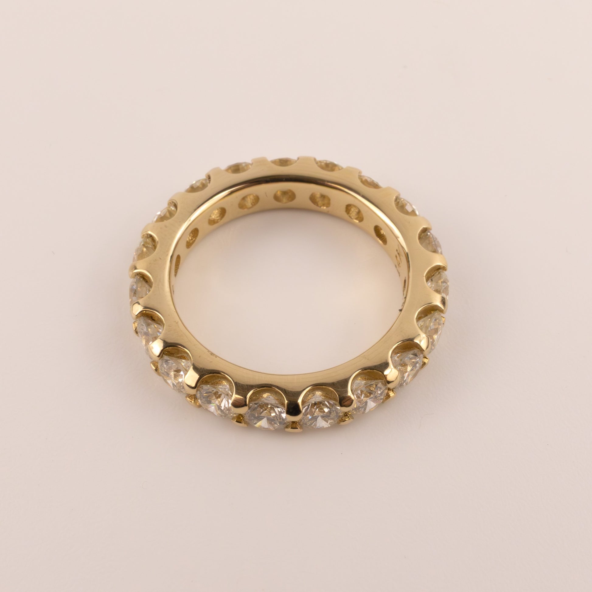 14KYG Diamond 3.18cttw Eternity Band