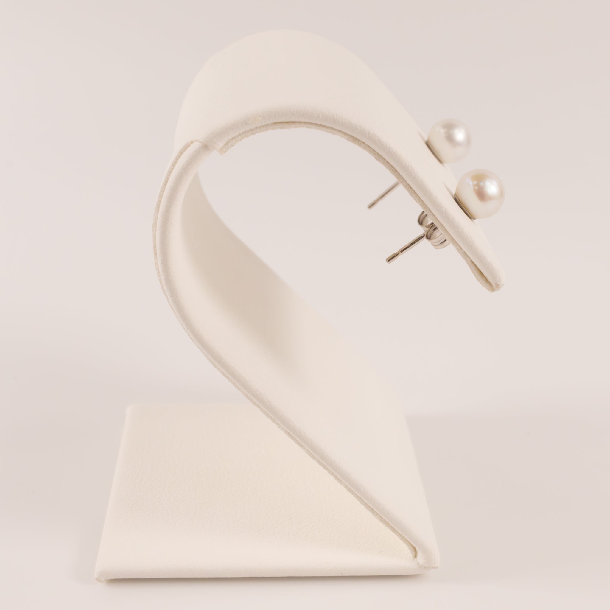 14KWG Pearl 5.5mm Stud Earrings