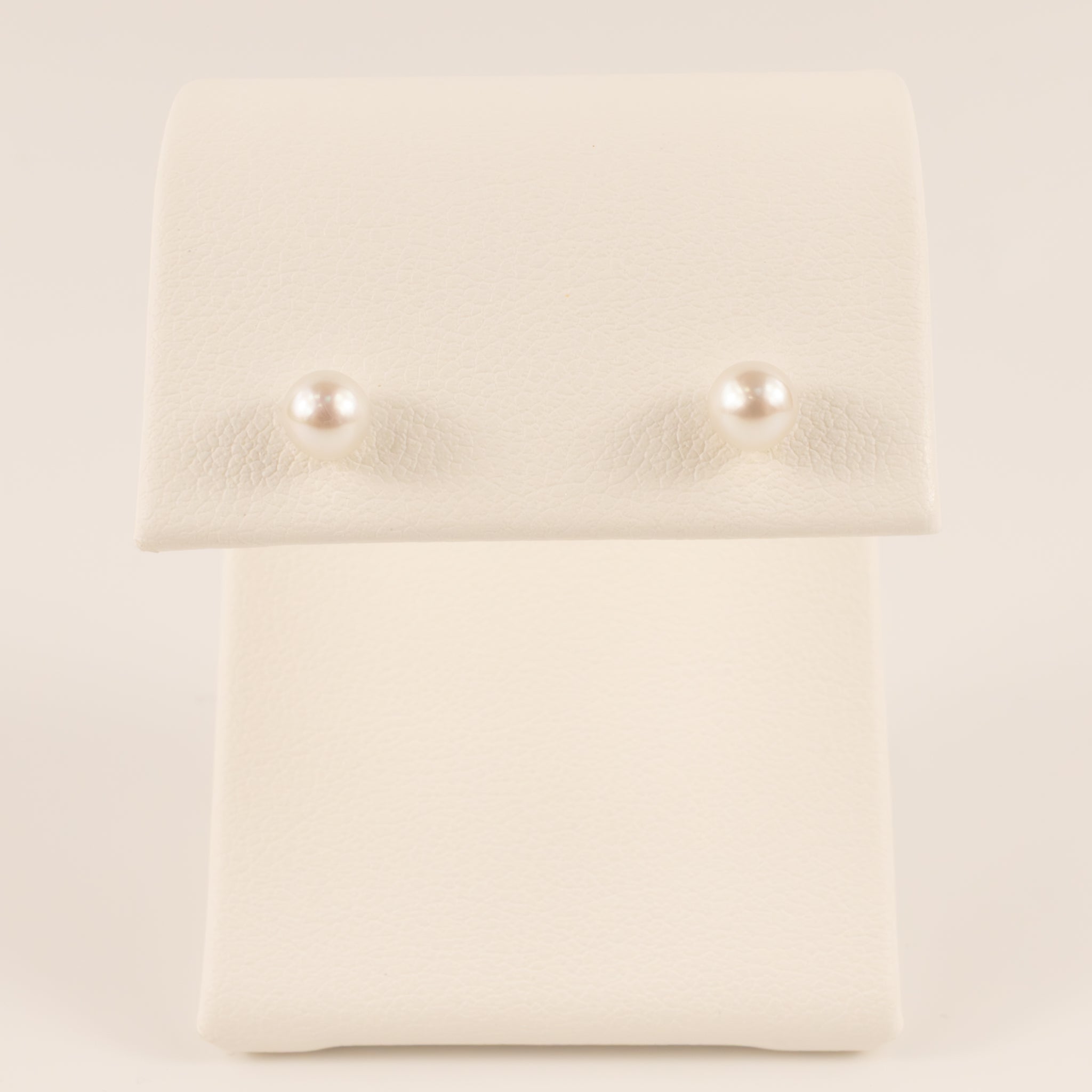 14KWG Pearl 4.5mm Stud Earrings