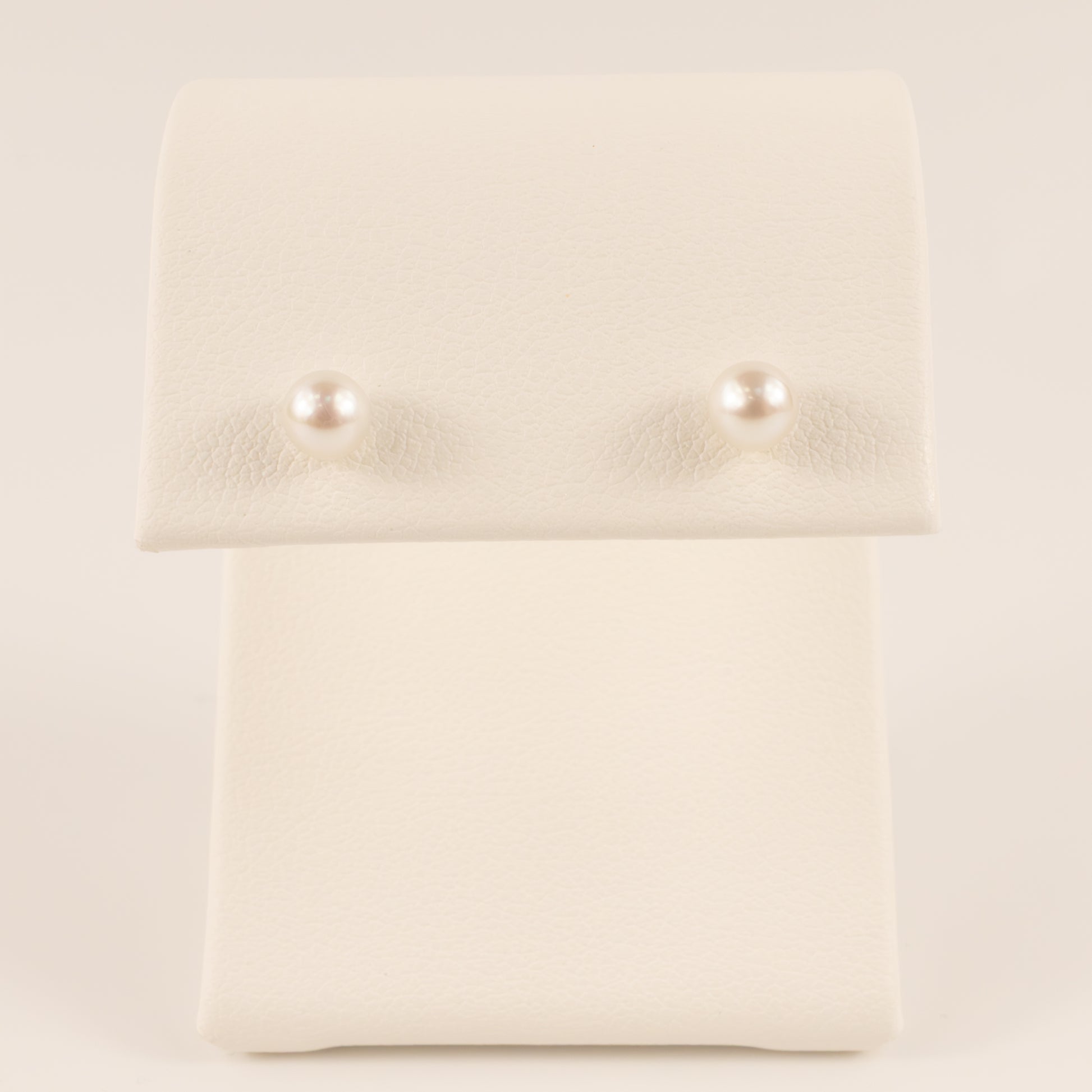 14KWG Pearl 4.5mm Stud Earrings