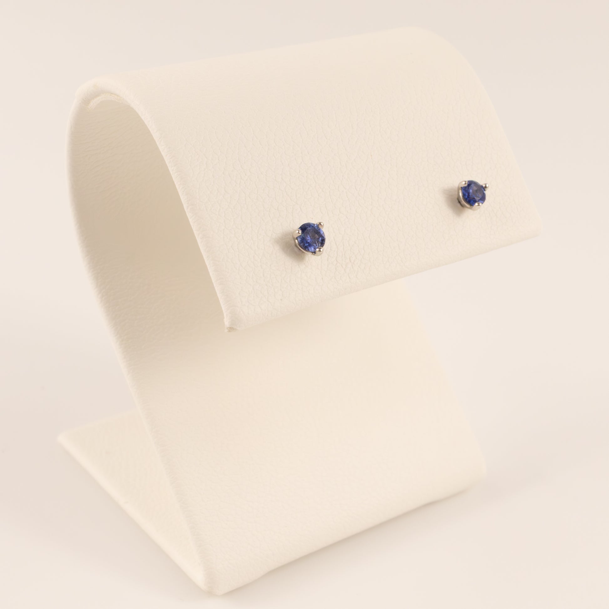 14KWG Blue Sapphire 0.18cttw Martini Set Stud Earrings