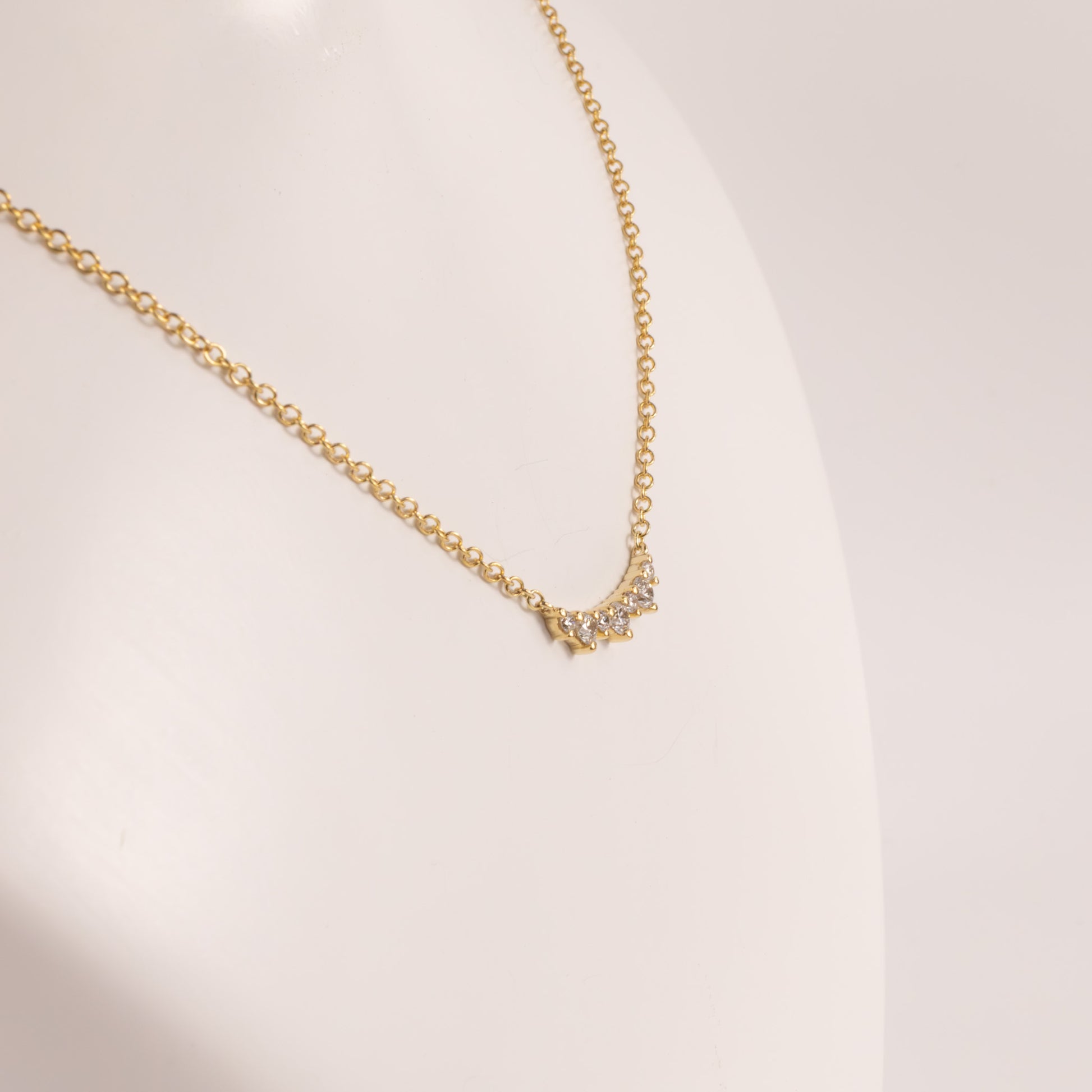 14KYG Diamond Fixed 7-Stone Pointed Curved Necklace