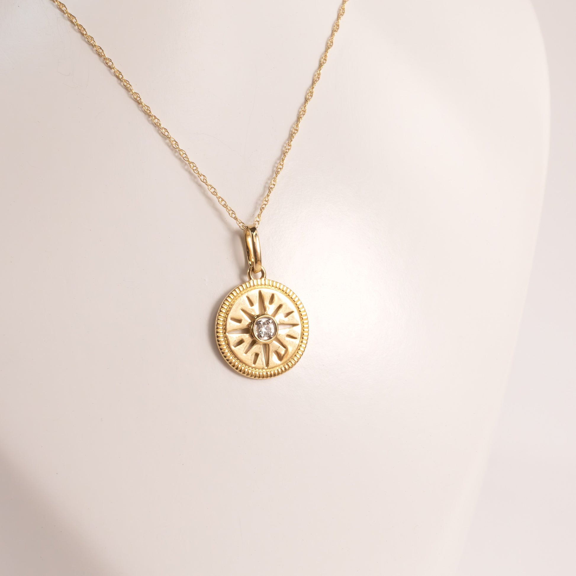14KYG Diamond Star Disc Necklace