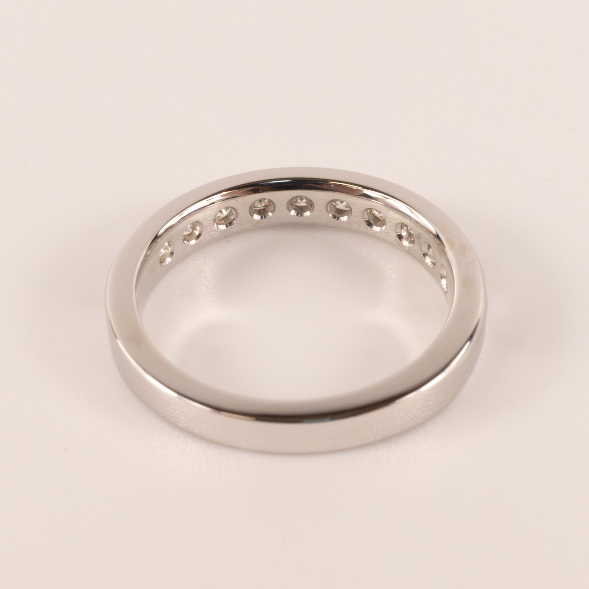 14KWG 10-Stone Channel Set Diamond Band