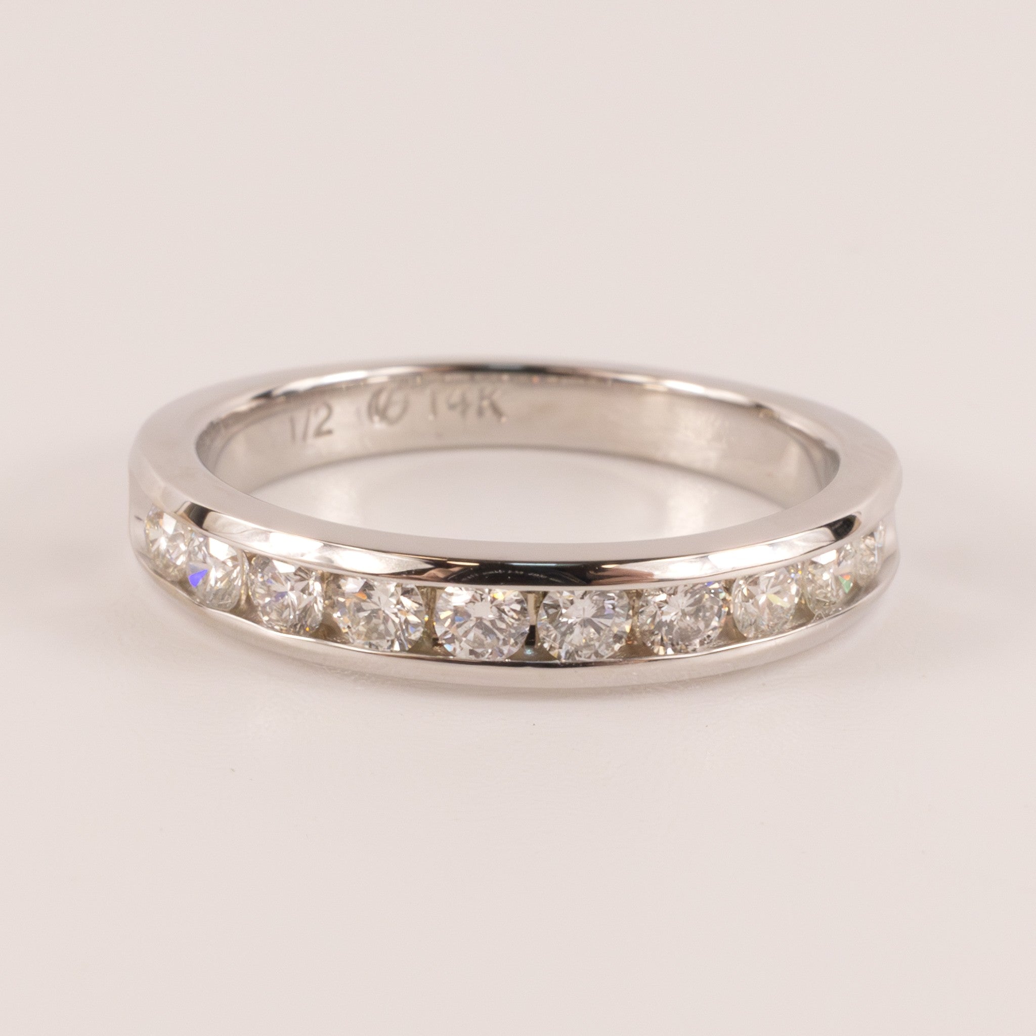 14KWG 10-Stone Channel Set Diamond Band