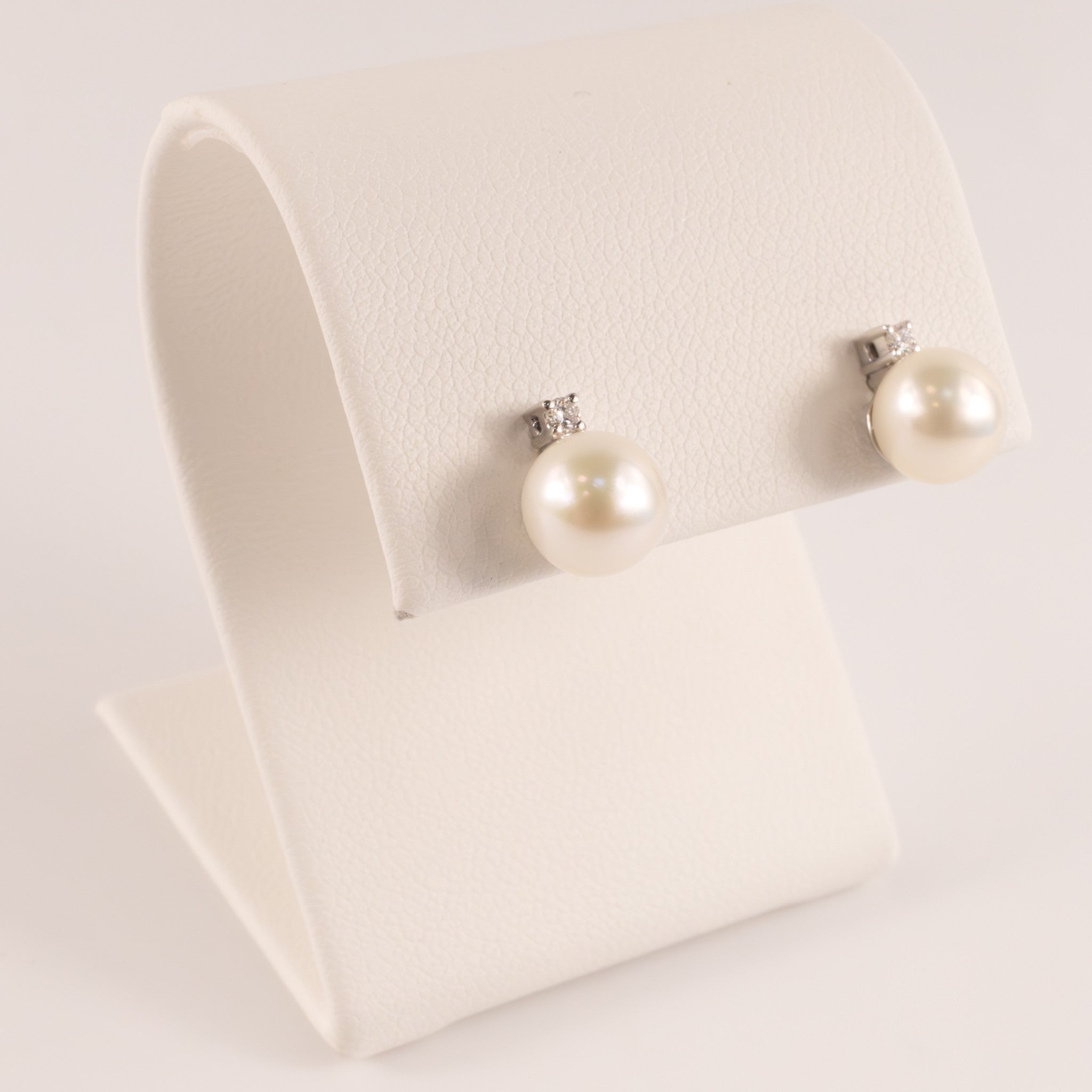 14KWG Pearl and Diamond Stud Earrings