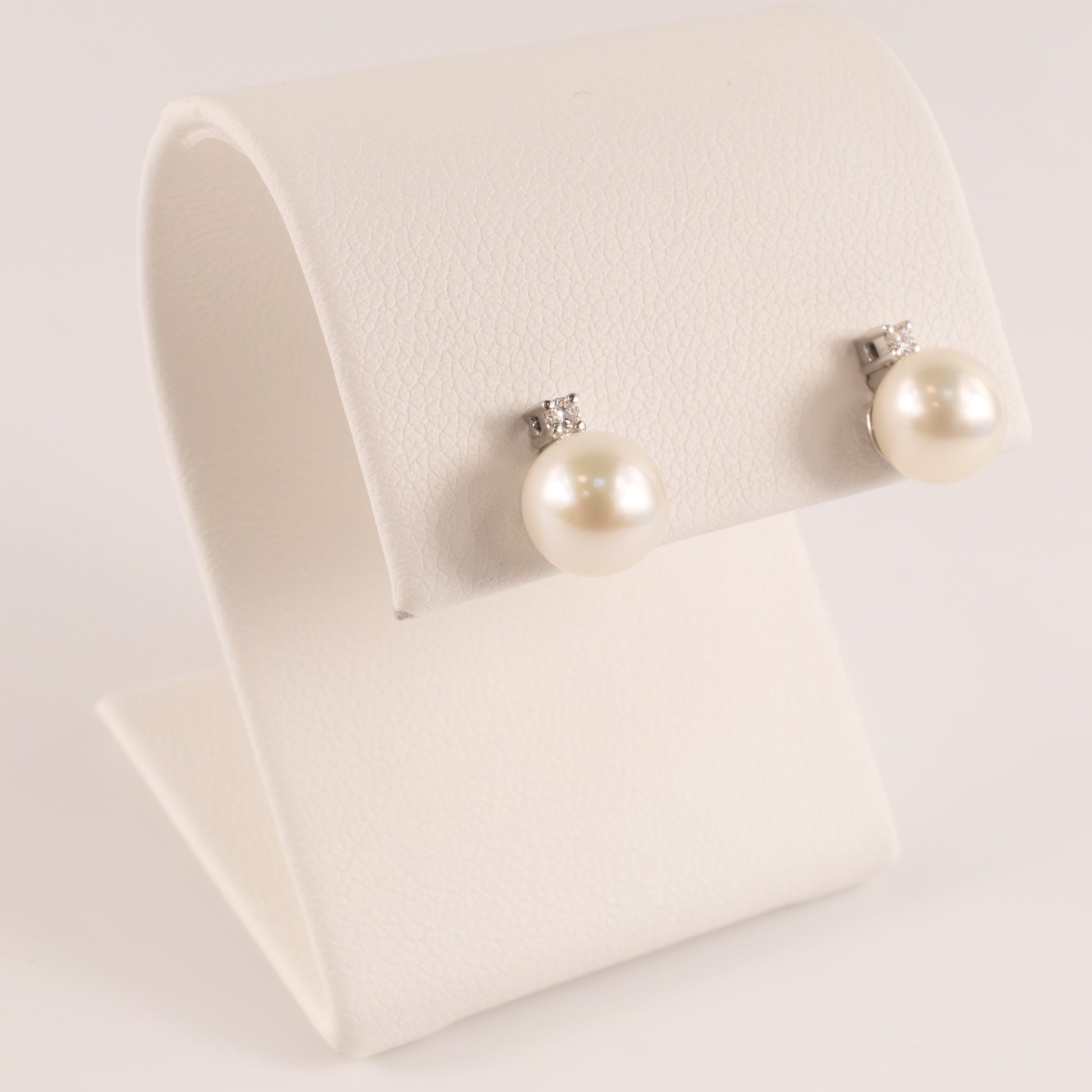 14KWG Pearl and Diamond Stud Earrings