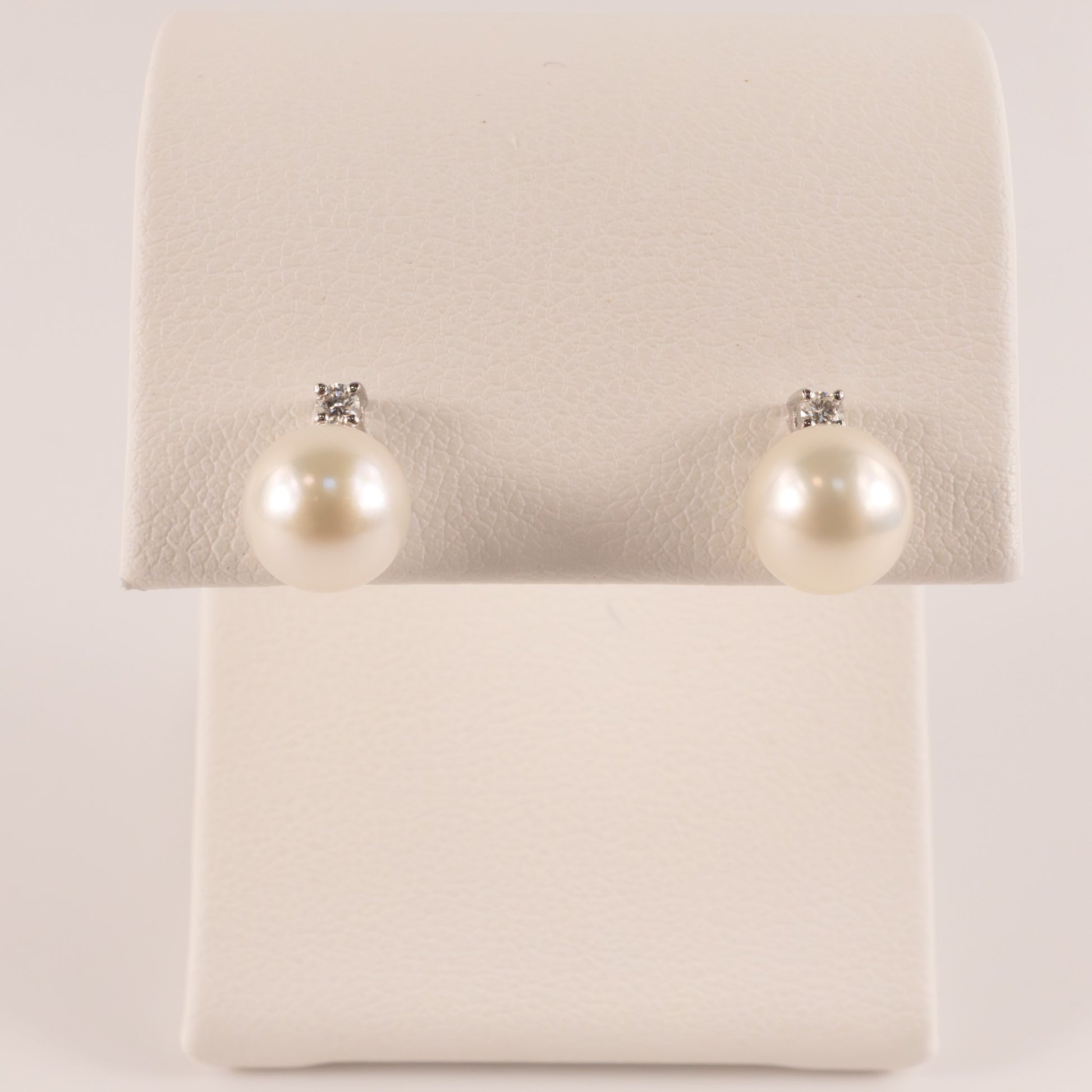 14KWG Pearl and Diamond Stud Earrings