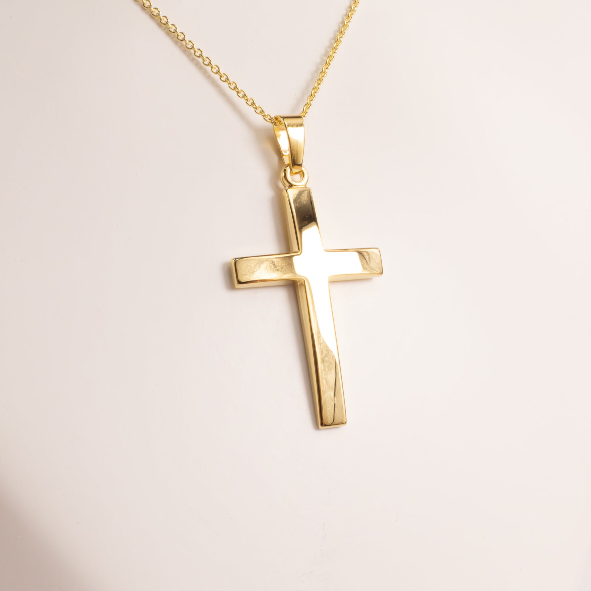 14KYG Contoured Cross Necklace