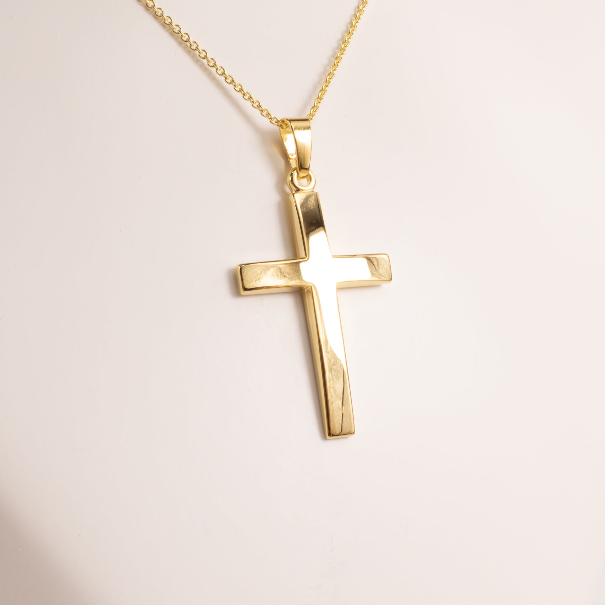 14KYG Contoured Cross Necklace