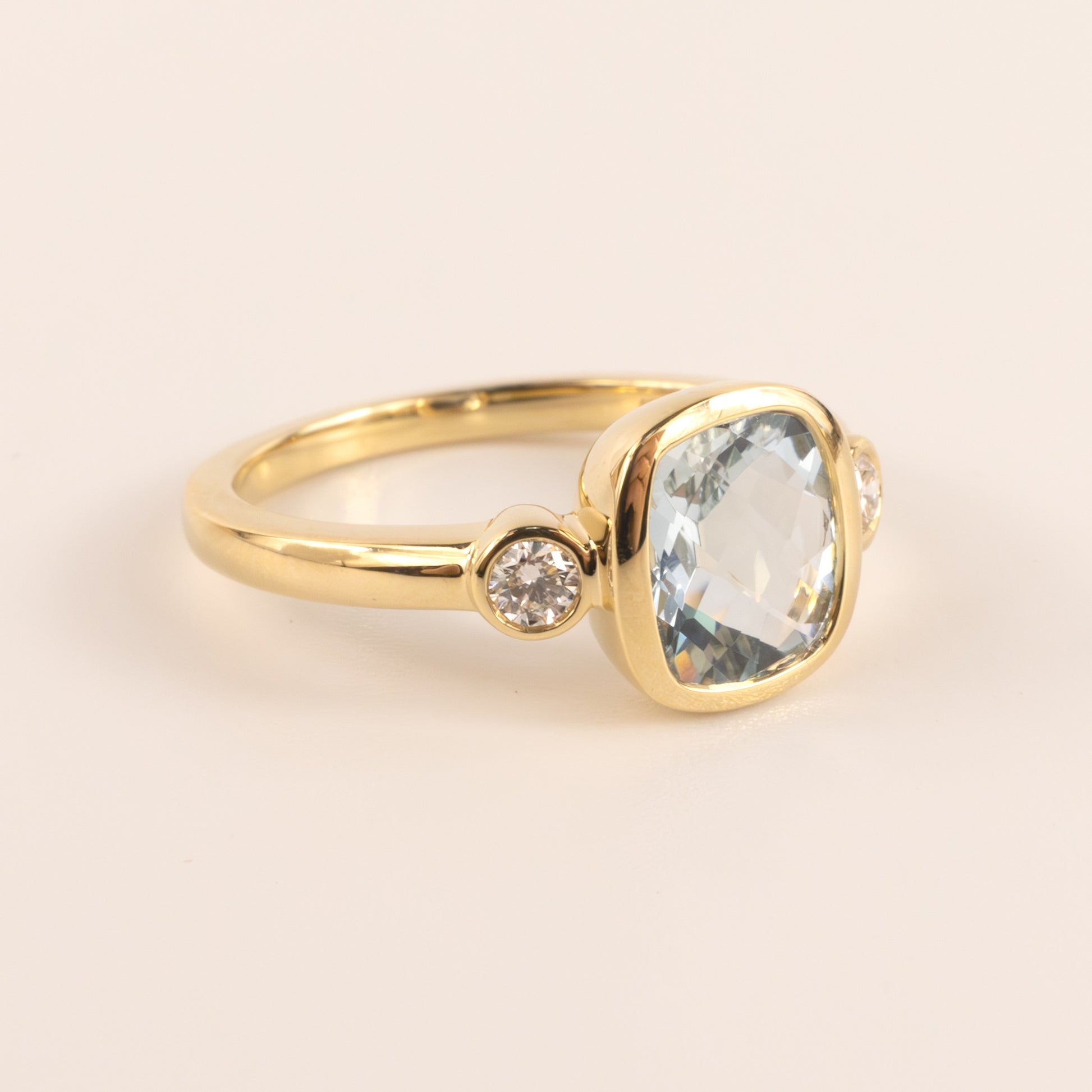 14KYG Aquamarine and Diamond Bezel Set Ring