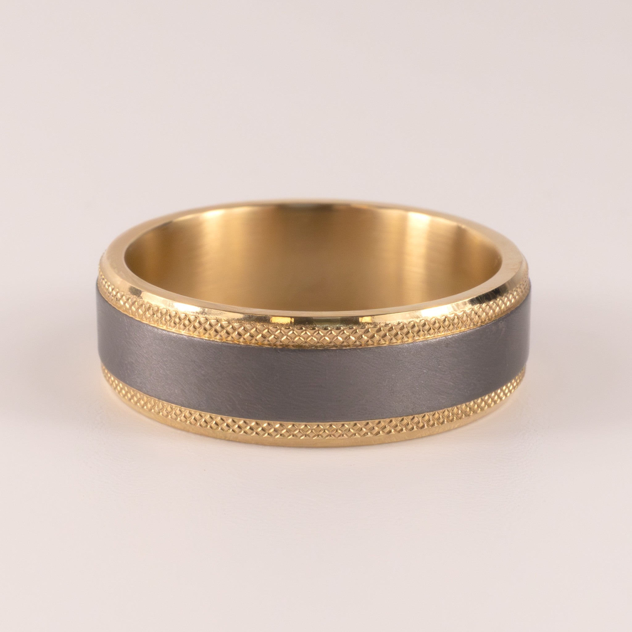 Tantalum &14KYG Knurled Edge Satin Center Mens Ring