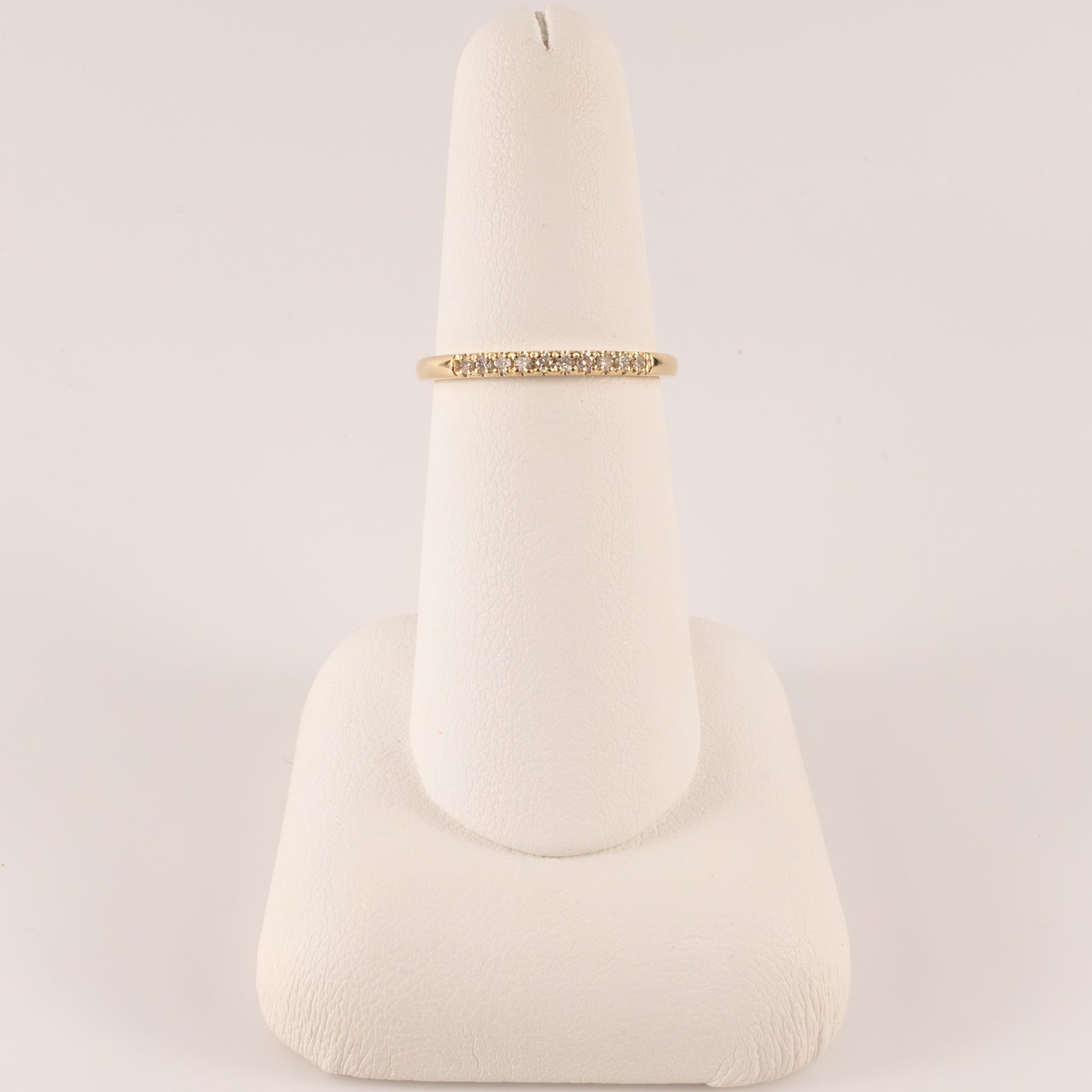 14KYG 10-Stone 0.10ctw Diamond Band