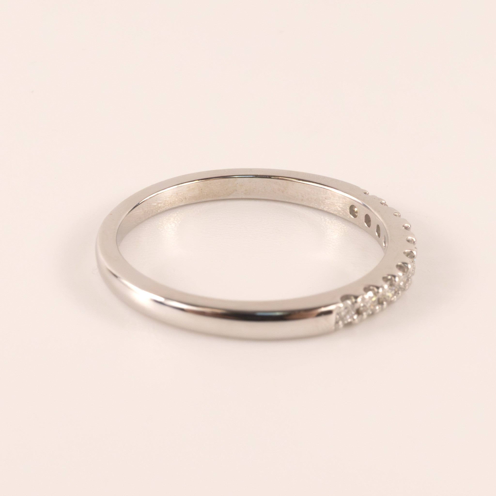 14KWG 10-Stone 0.20cttw Diamond Band