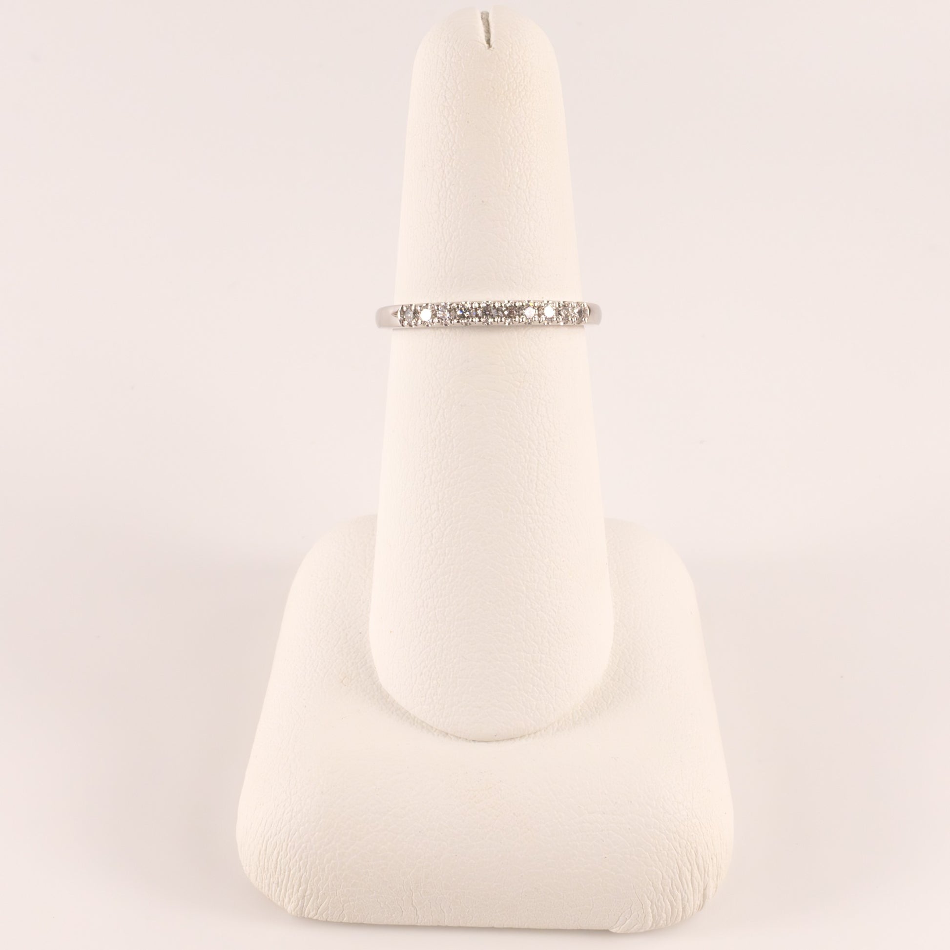14KWG 10-Stone 0.20cttw Diamond Band