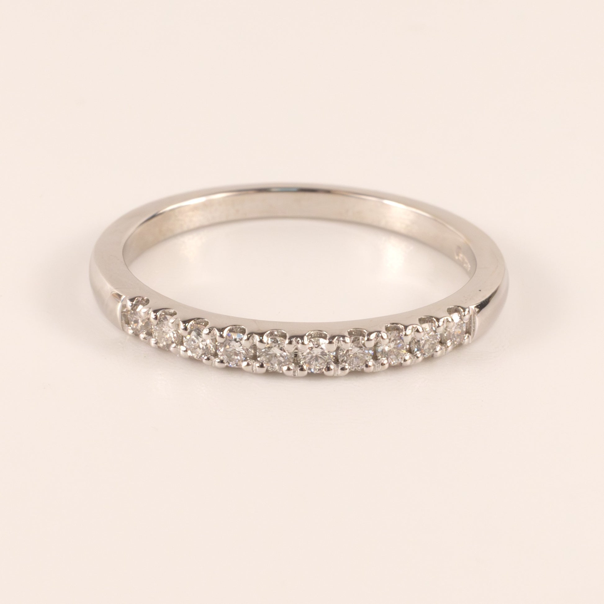 14KWG 10-Stone 0.20cttw Diamond Band