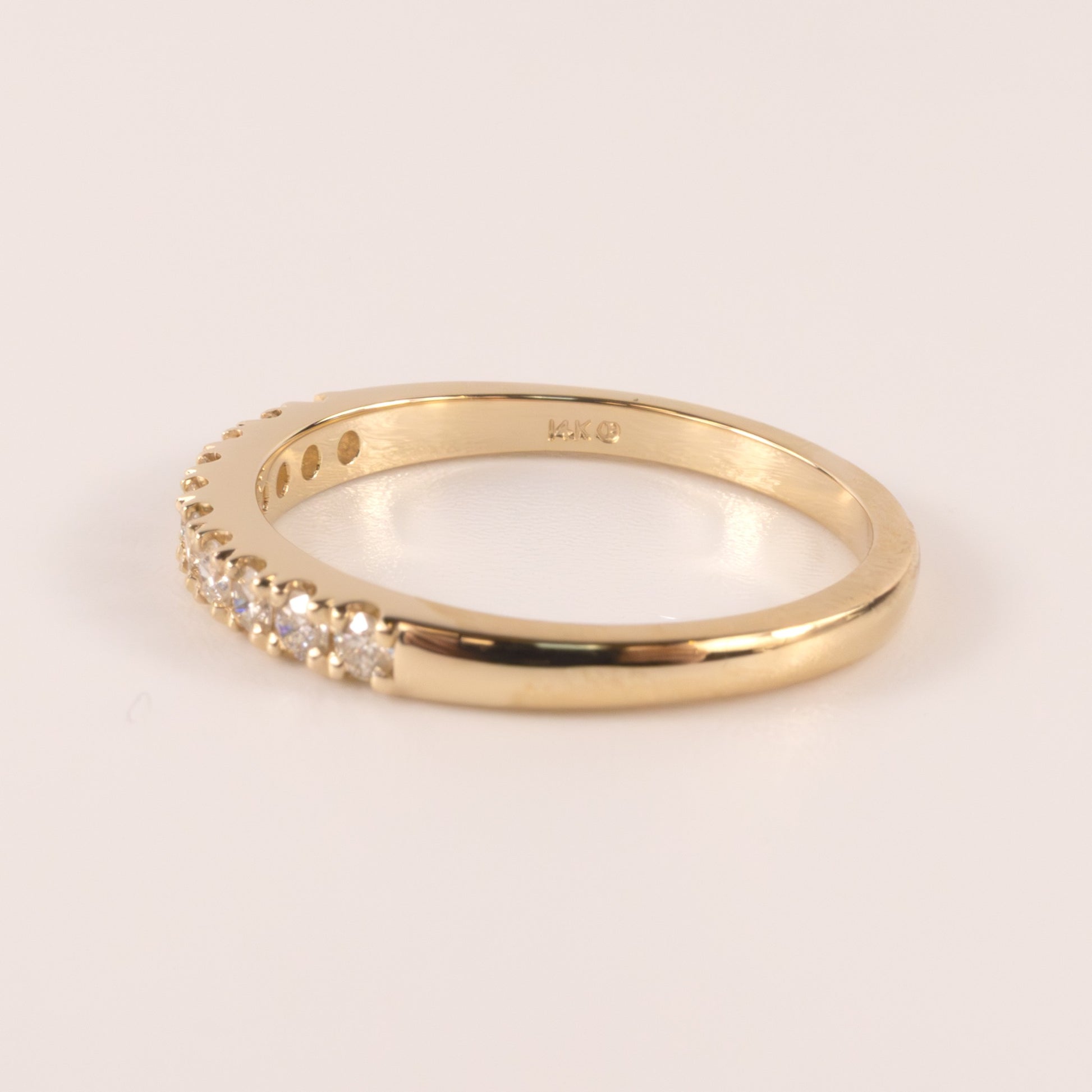 14KYG 10-Stone 0.25cttw Diamond Band