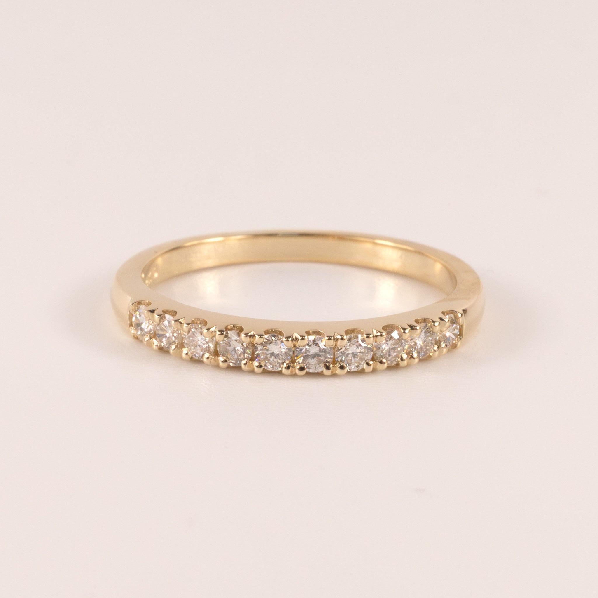 14KYG 10-Stone 0.25cttw Diamond Band